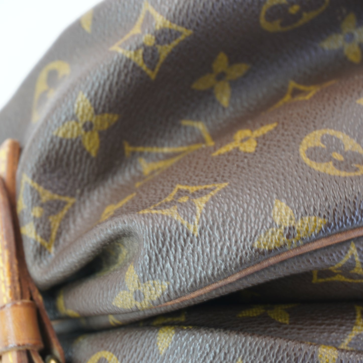 Louis Vuitton	Saumar 35