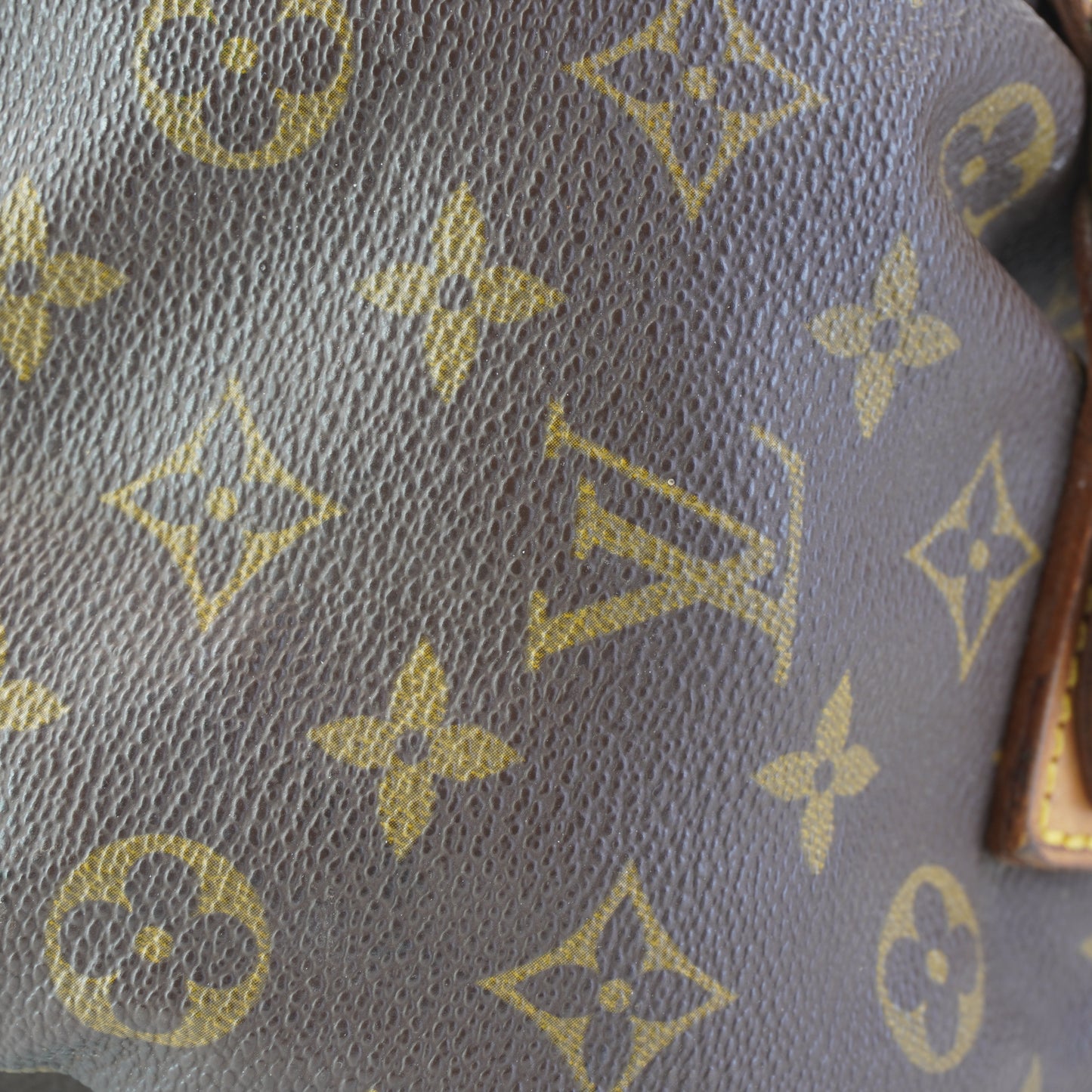 Louis Vuitton	Saumar 35