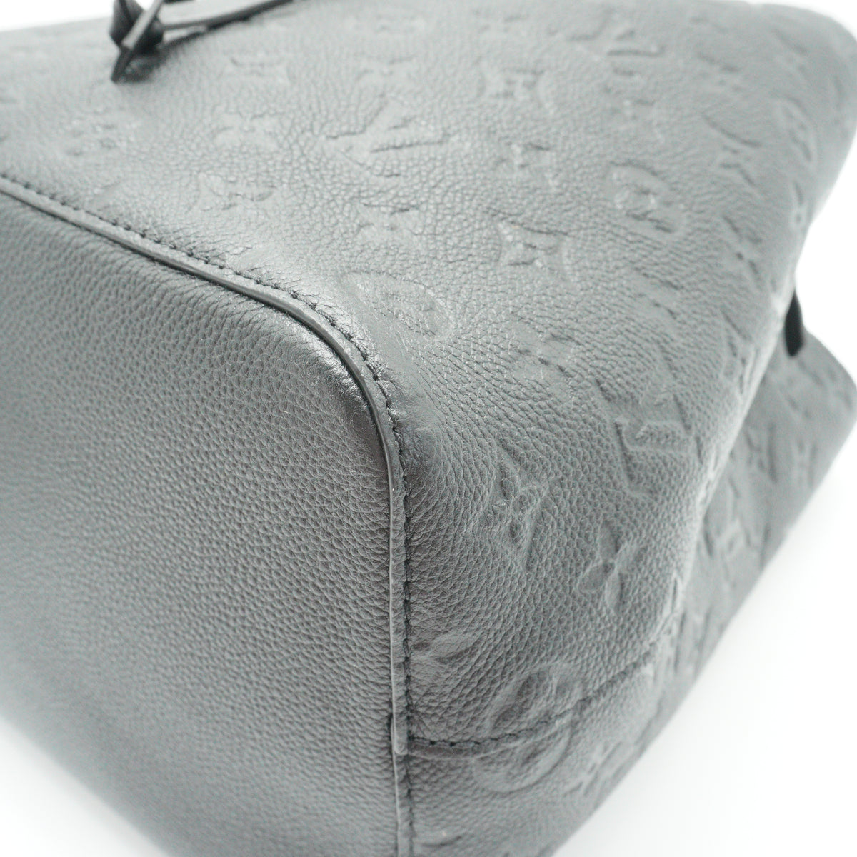 Louis Vuitton	NeoNoe Monogram Empreinte MM Black GHW