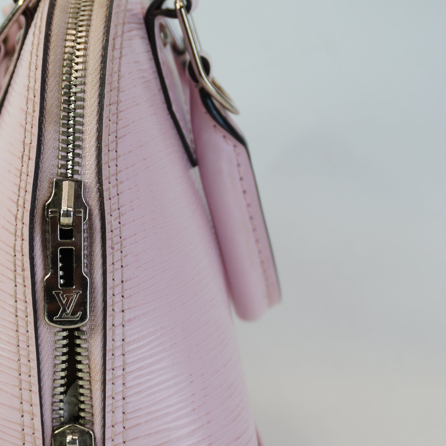 Louis Vuitton	Alma BB Rose Ballerine SHW