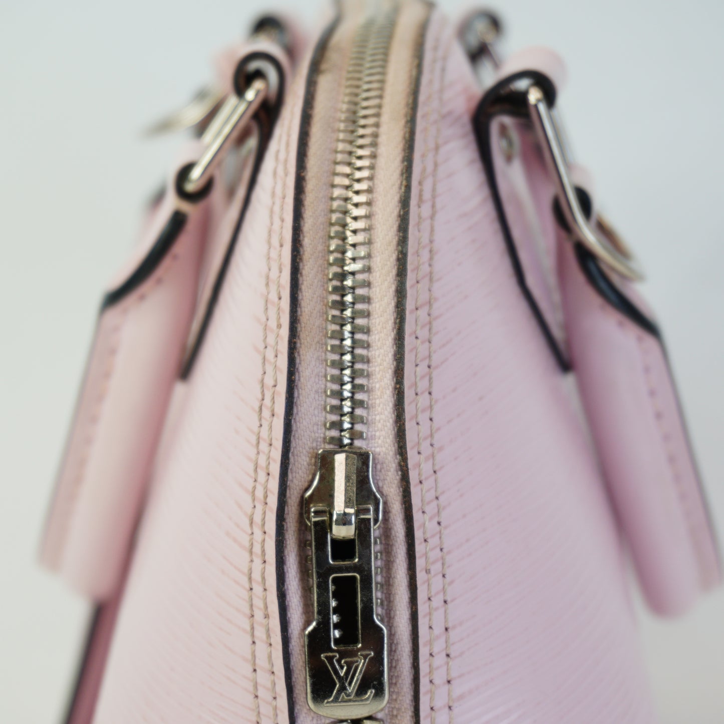 Louis Vuitton	Alma BB Rose Ballerine SHW