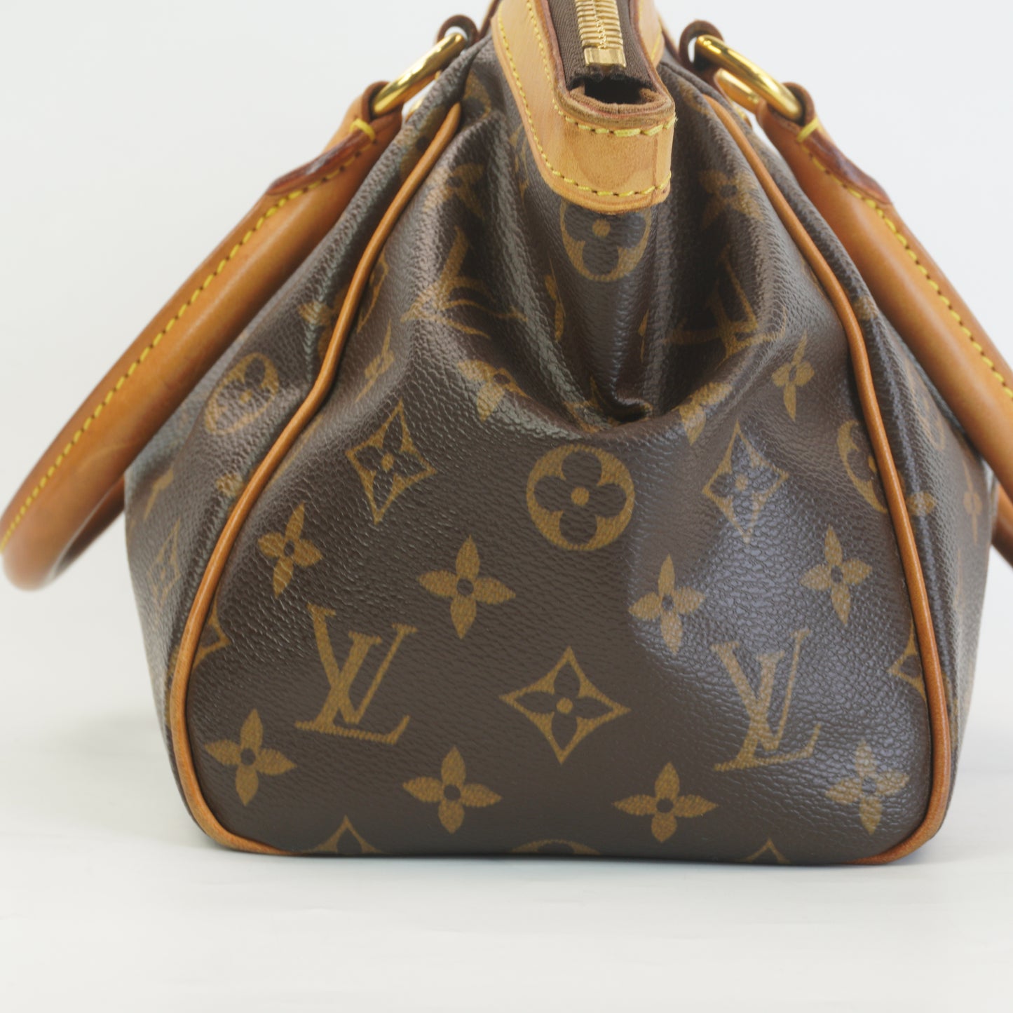 Louis Vuitton	Tivoli PM GHW