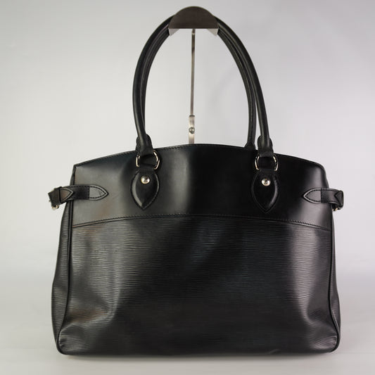 Louis Vuitton	Passy GM Epi Black