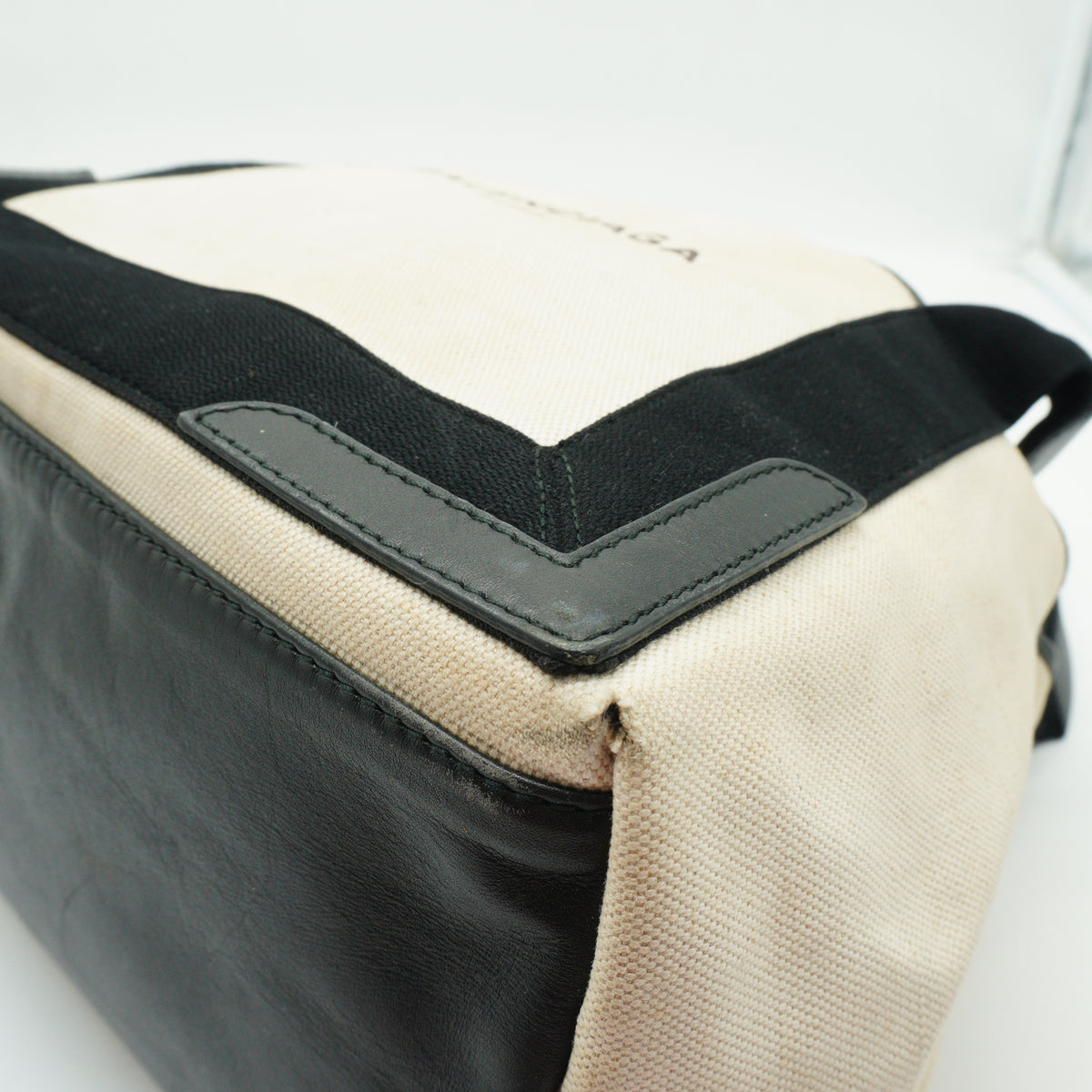 Balenciaga	Cabas Tote Black white Medium SHW