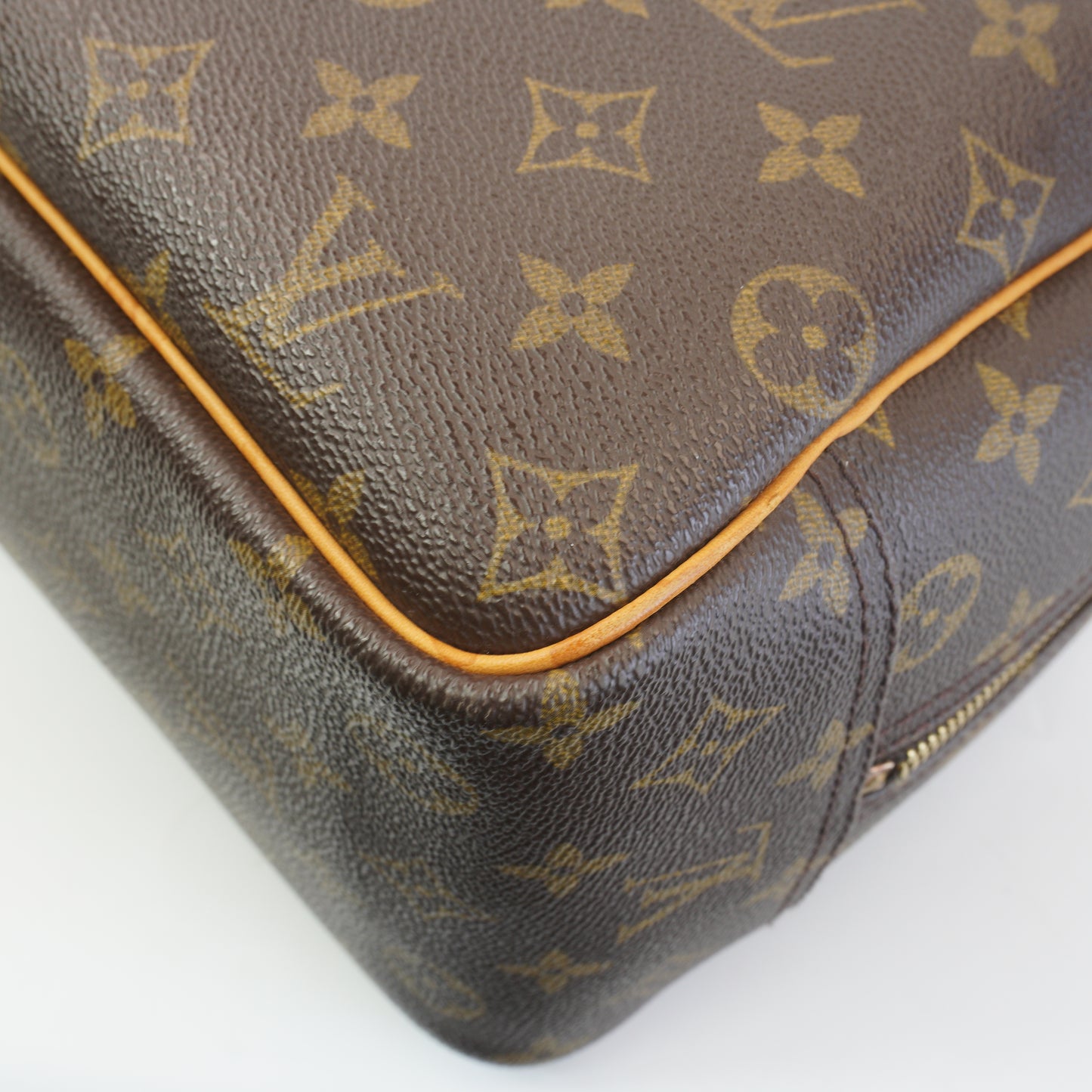 Louis Vuitton	Deauville SHW Medium
