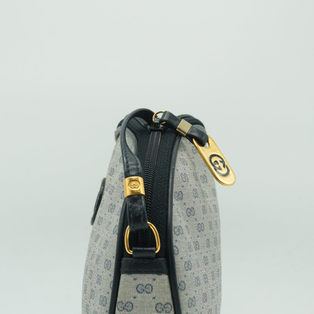 Gucci	Micro GG Supreme Crossbody Bag Mini GHW