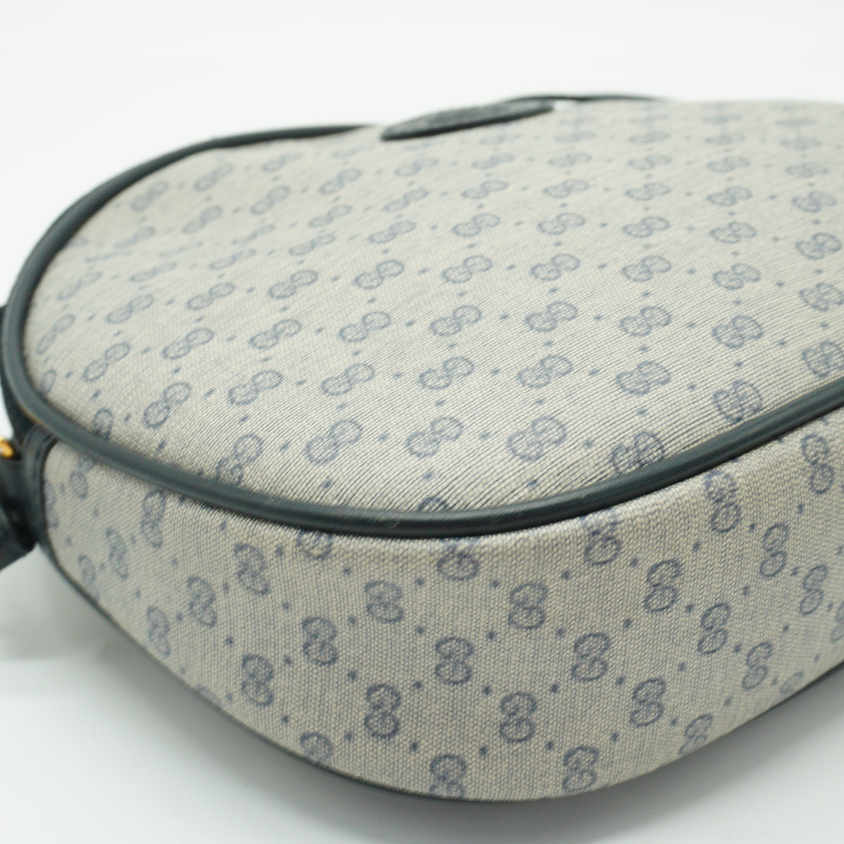Gucci	Micro GG Supreme Crossbody Bag Mini GHW