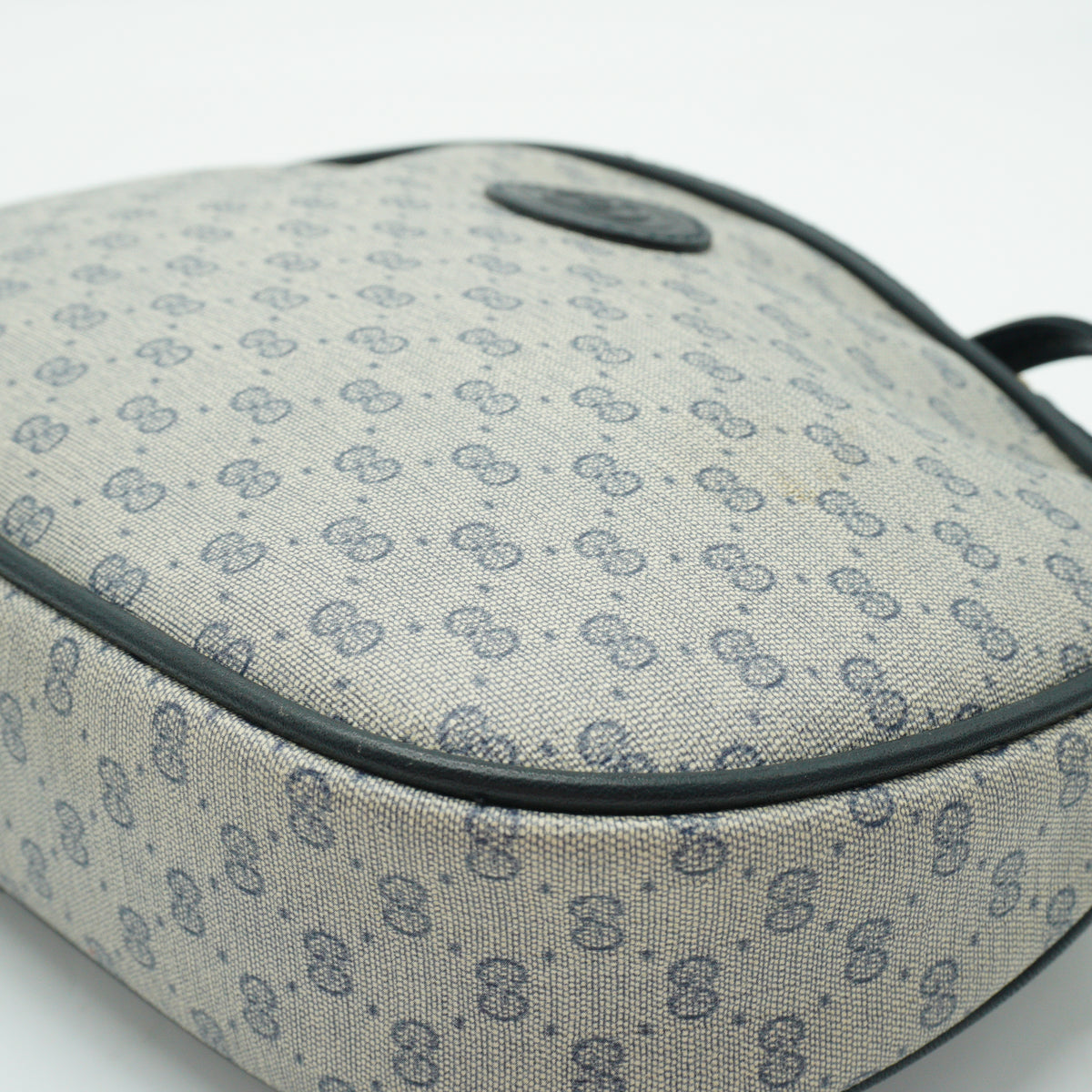 Gucci	Micro GG Supreme Crossbody Bag Mini GHW