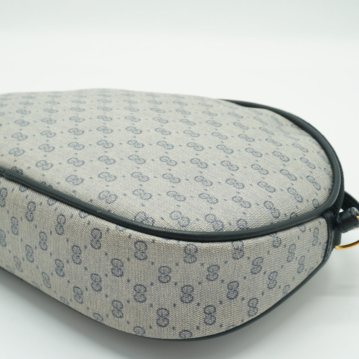 Gucci	Micro GG Supreme Crossbody Bag Mini GHW