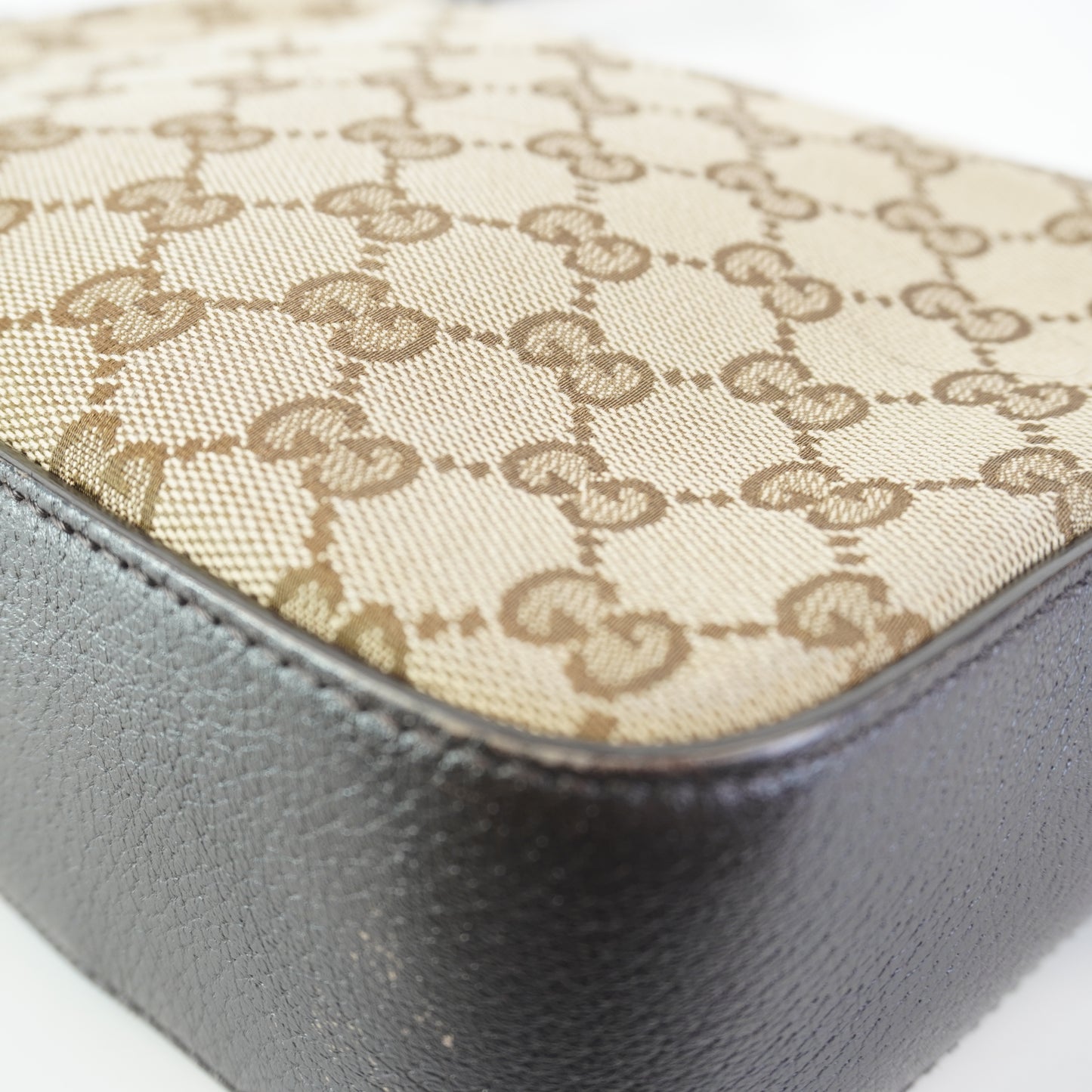 Gucci Webby Bee Camera Bag Small GHW