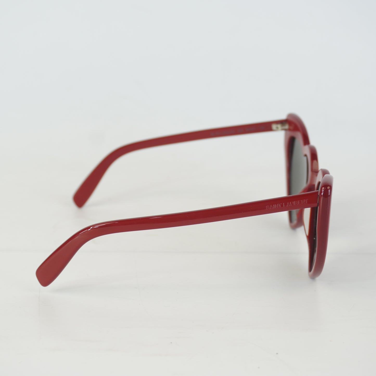 YSL	181 LouLou Red Heart Shades