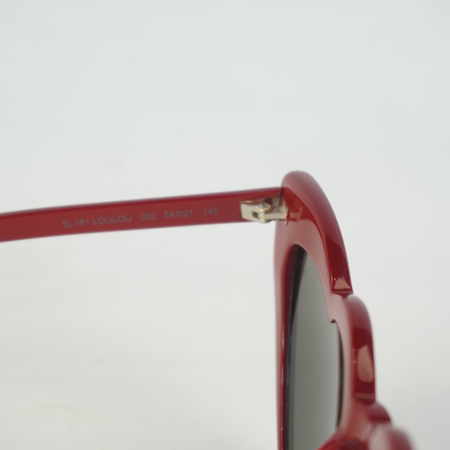 YSL	181 LouLou Red Heart Shades
