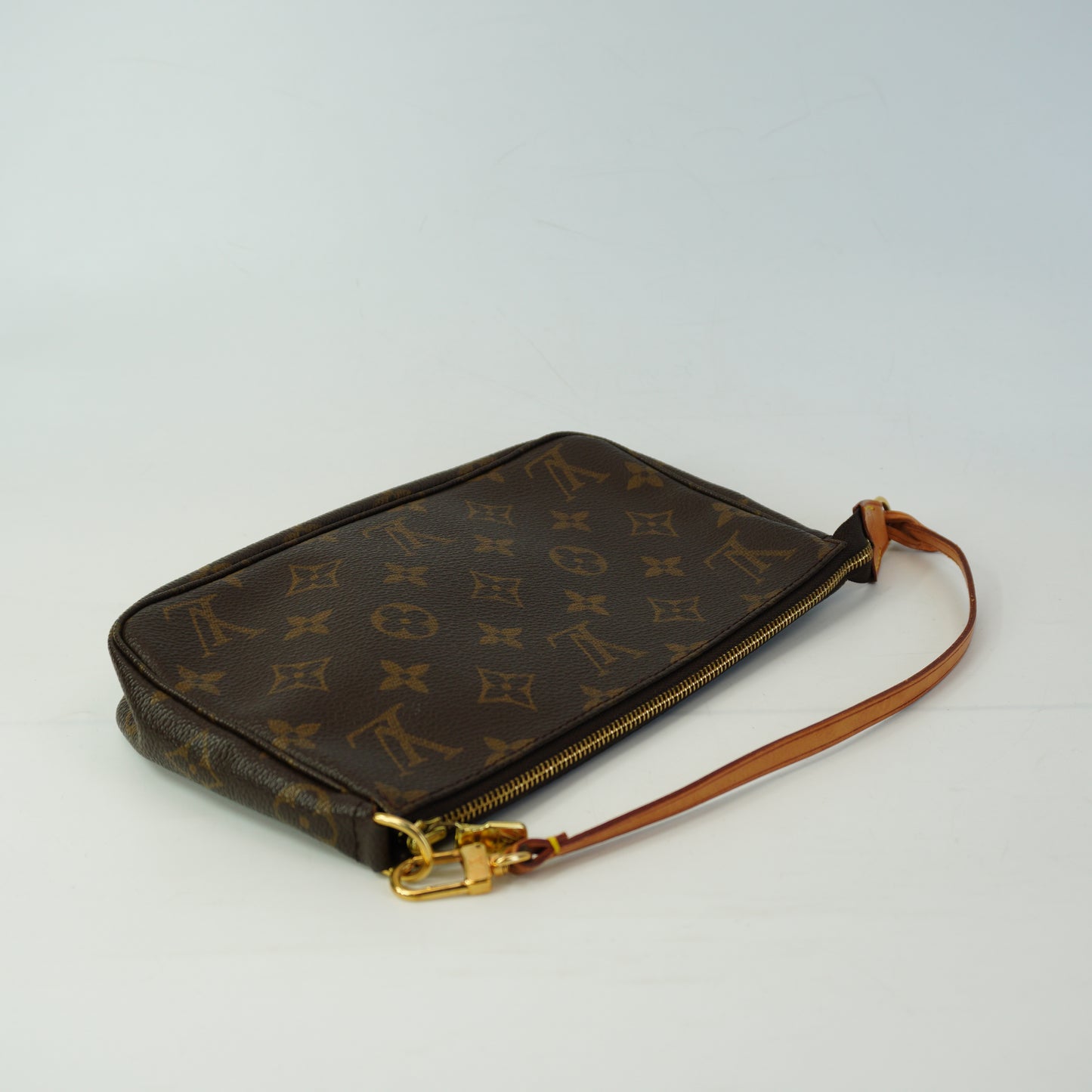 Louis Vuitton	Pochette Accessories Monogram GHW