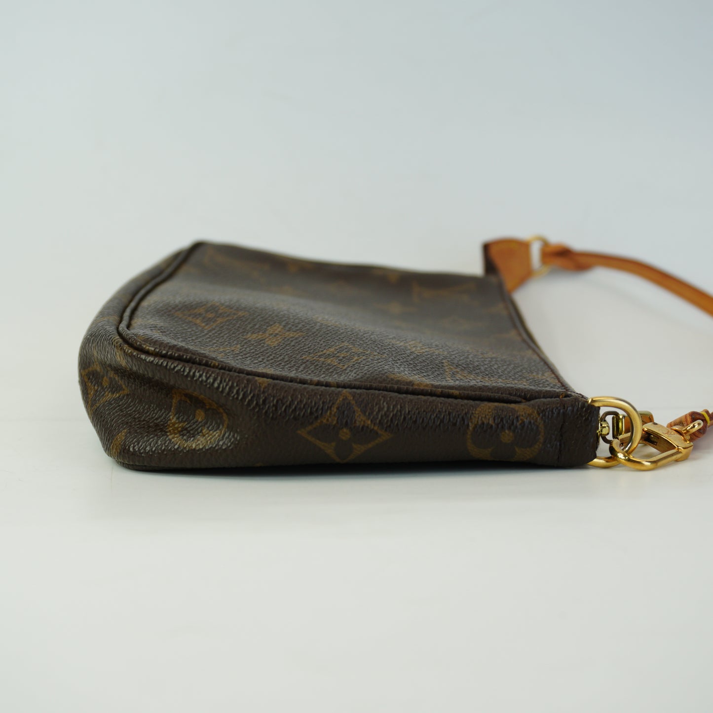 Louis Vuitton	Pochette Accessories Monogram GHW