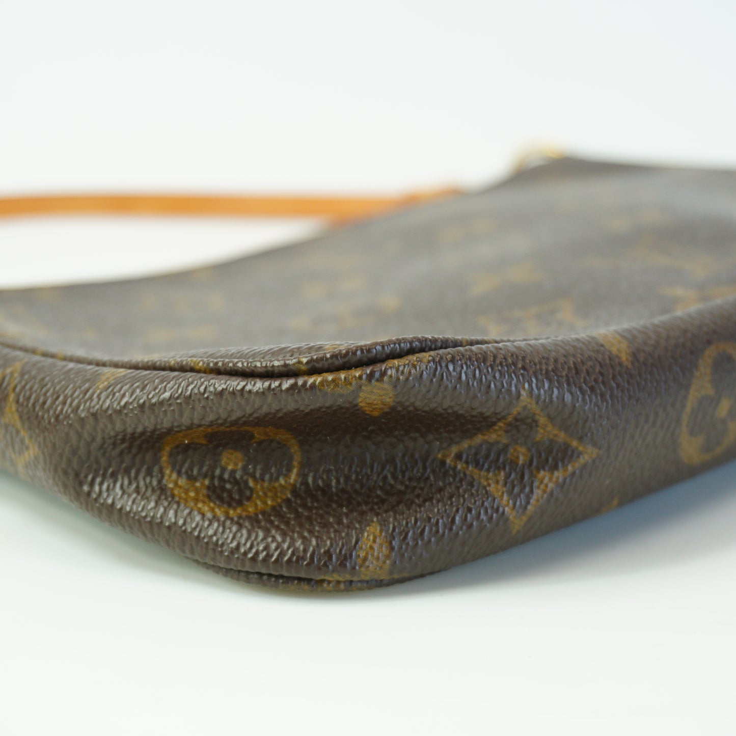 Louis Vuitton	Pochette Accessories Monogram GHW