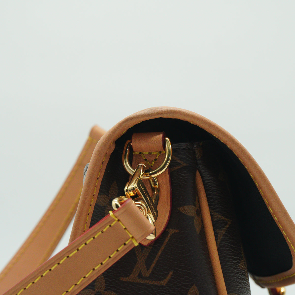 Louis Vuitton Daine Stachel Small GHW
