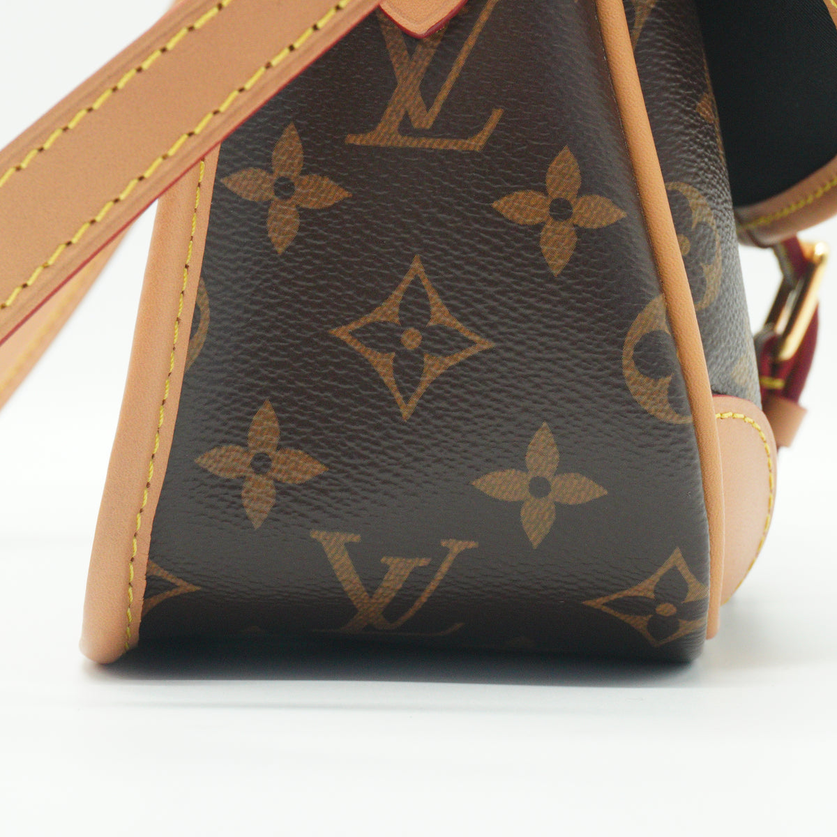Louis Vuitton Daine Stachel Small GHW
