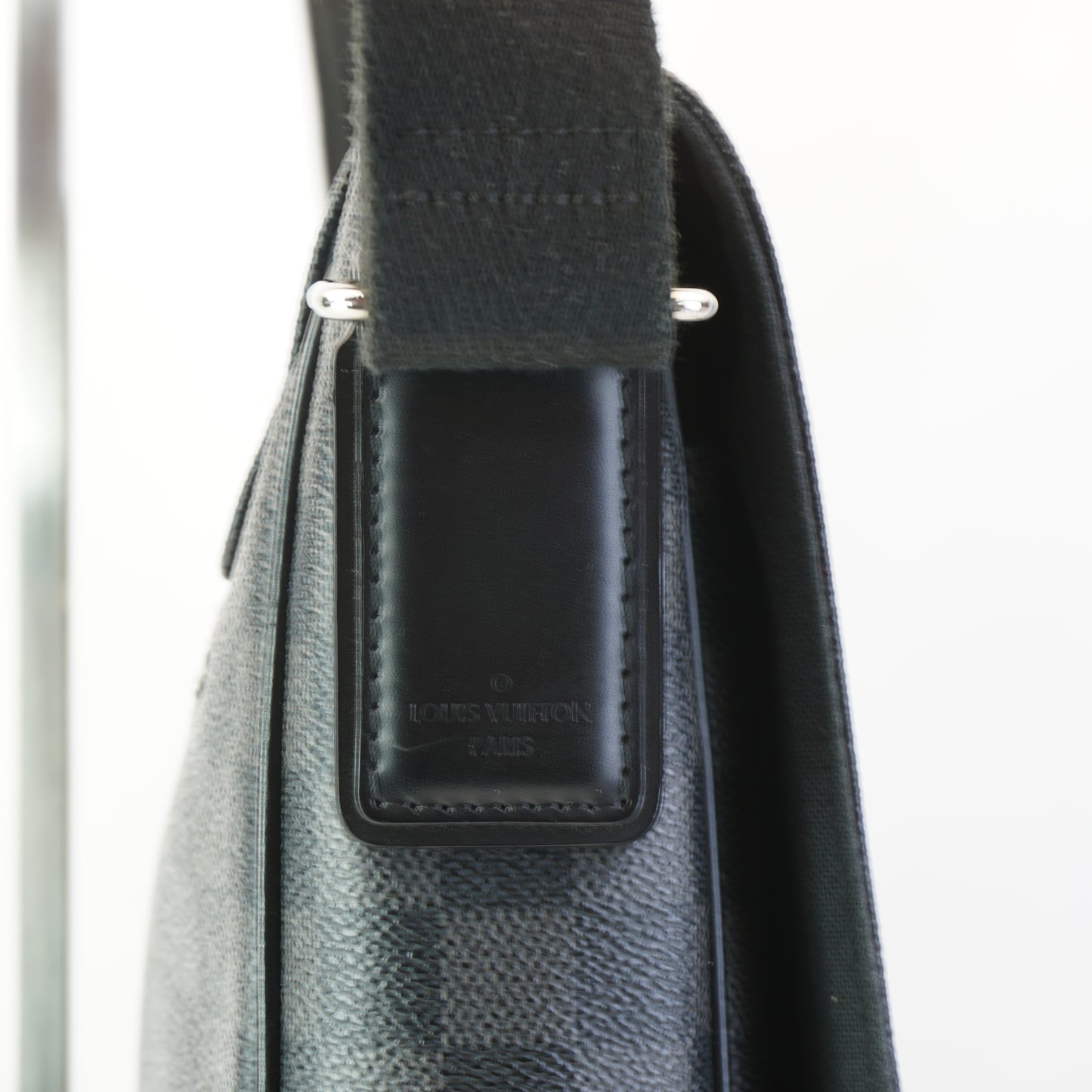 Louis Vuitton  For Men Messenger Bag MM