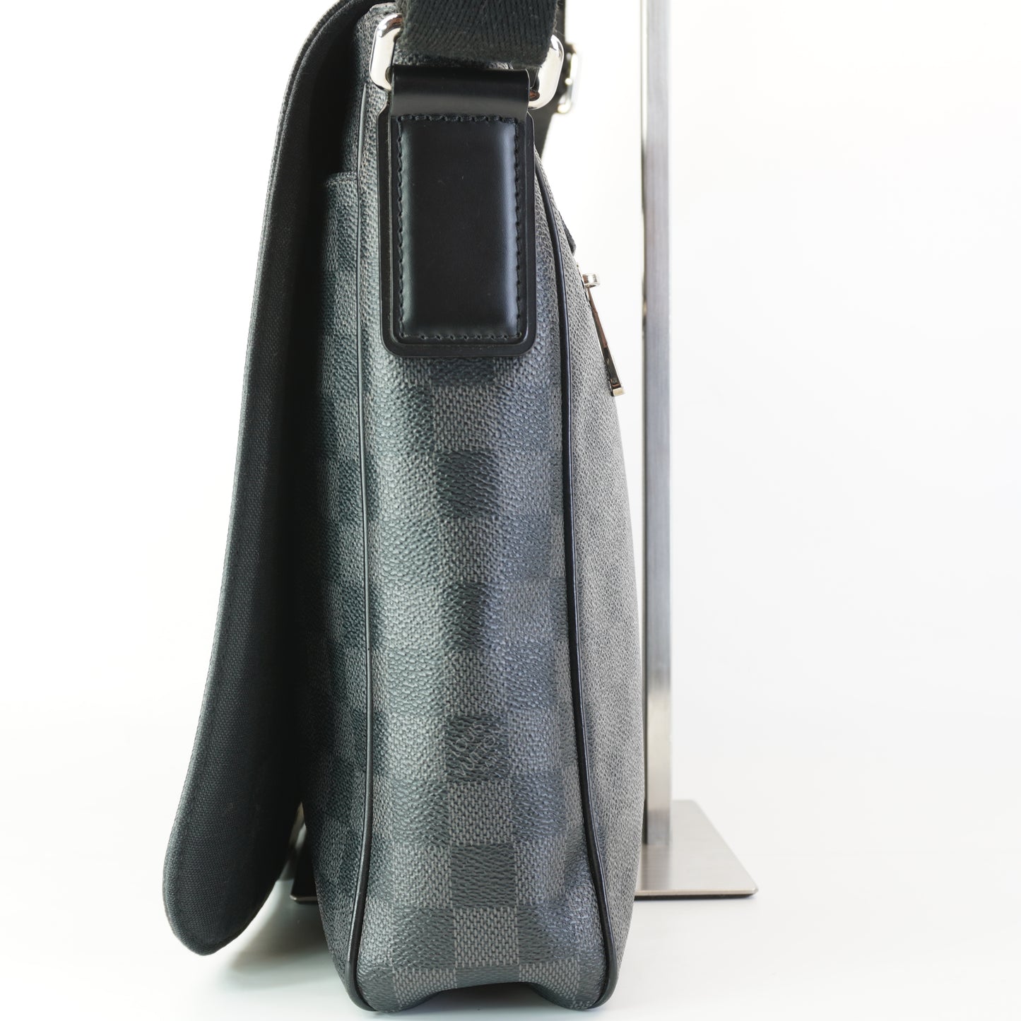 Louis Vuitton  For Men Messenger Bag MM