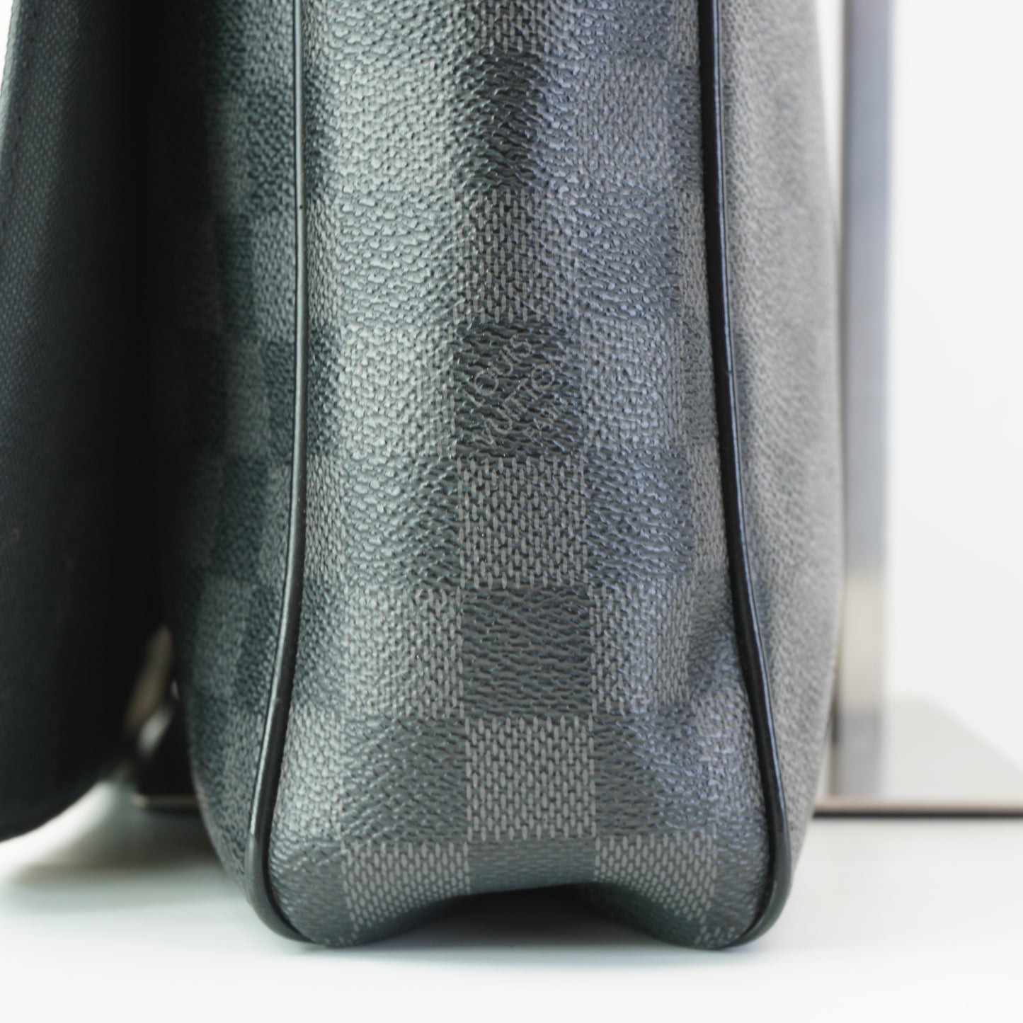 Louis Vuitton  For Men Messenger Bag MM