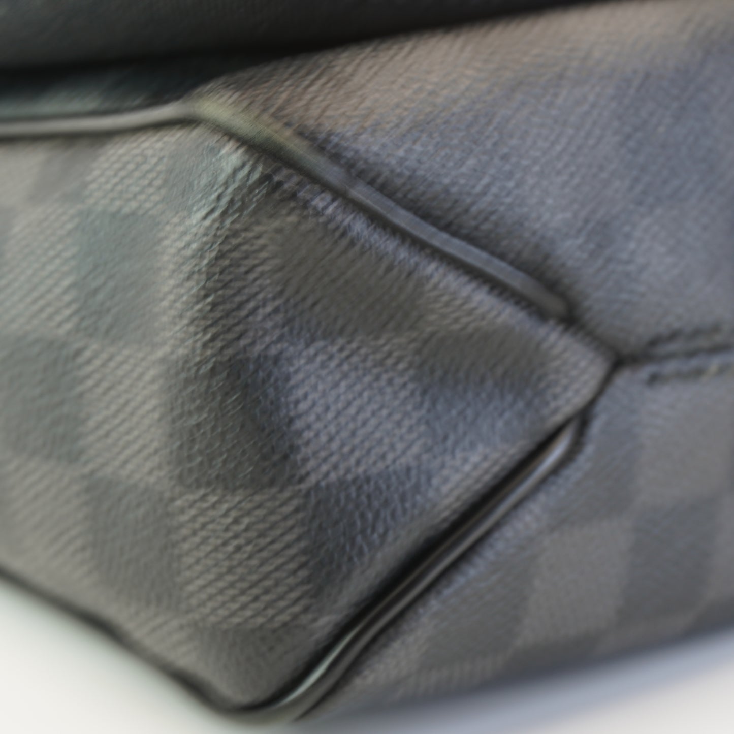 Louis Vuitton  For Men Messenger Bag MM