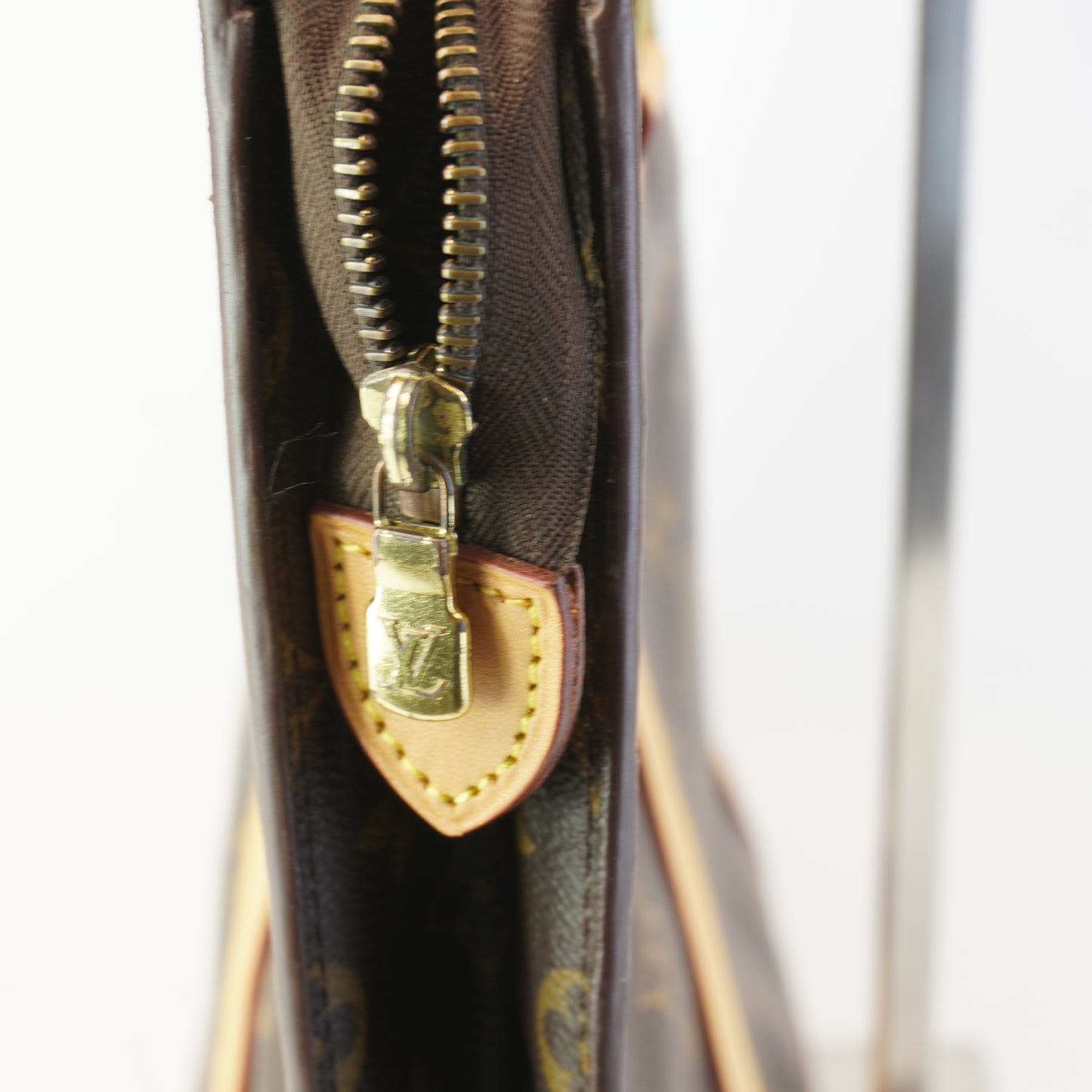 Louis Vuitton	Cav Babylon