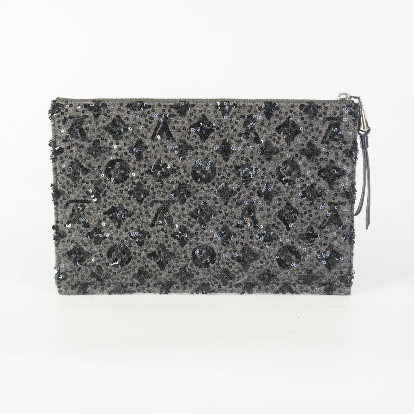 Louis Vuitton	Glitter Clutch Bag in Gray