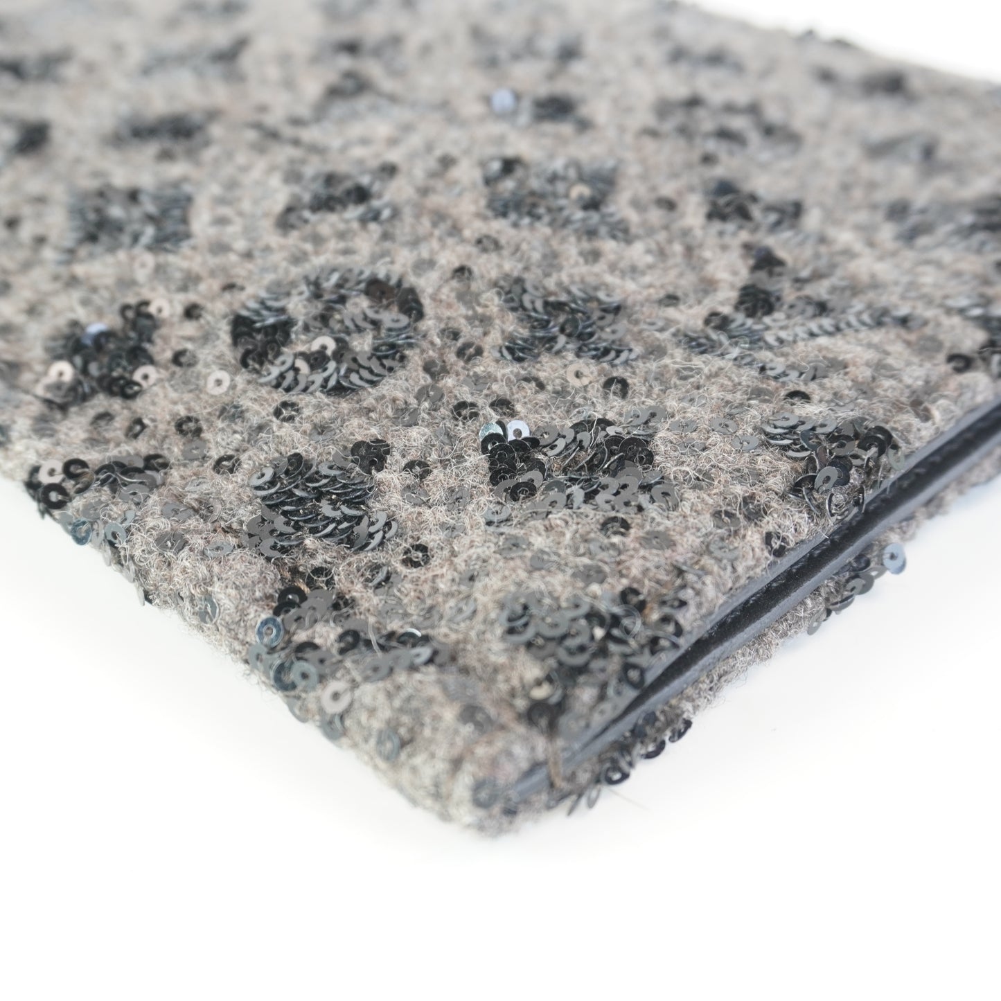 Louis Vuitton	Glitter Clutch Bag in Gray