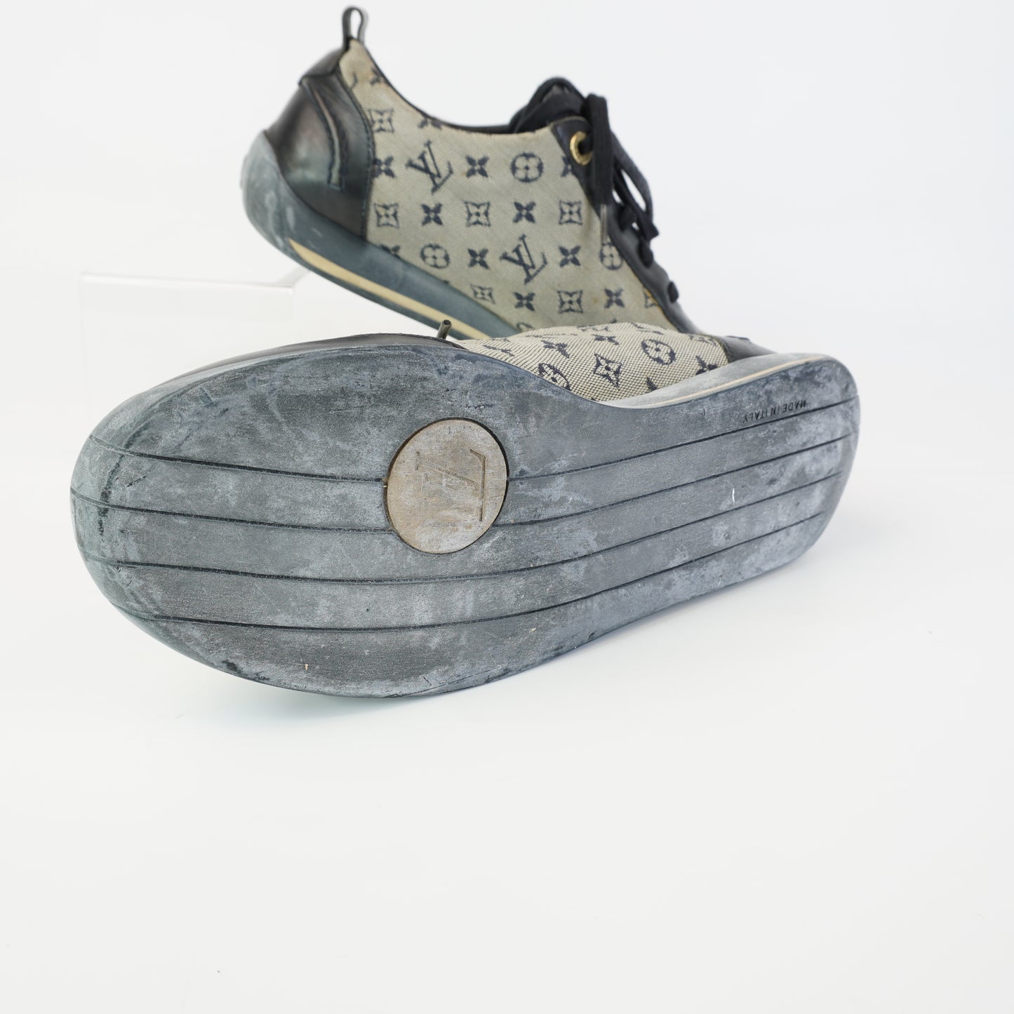 Louis Vuitton	Mono Low Top Sneakers size 37