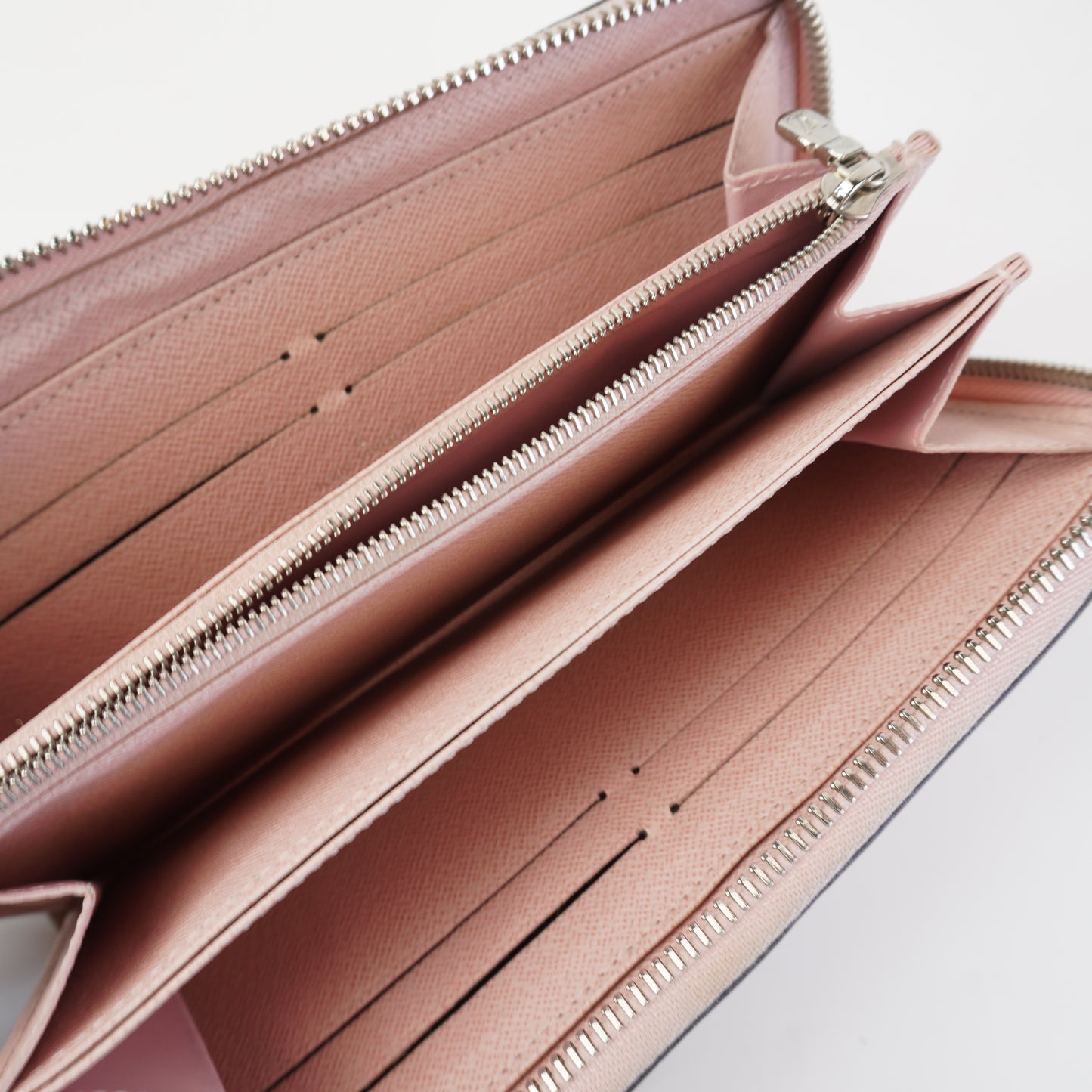 Louis Vuitton	Pink Epi Zipper Wallet