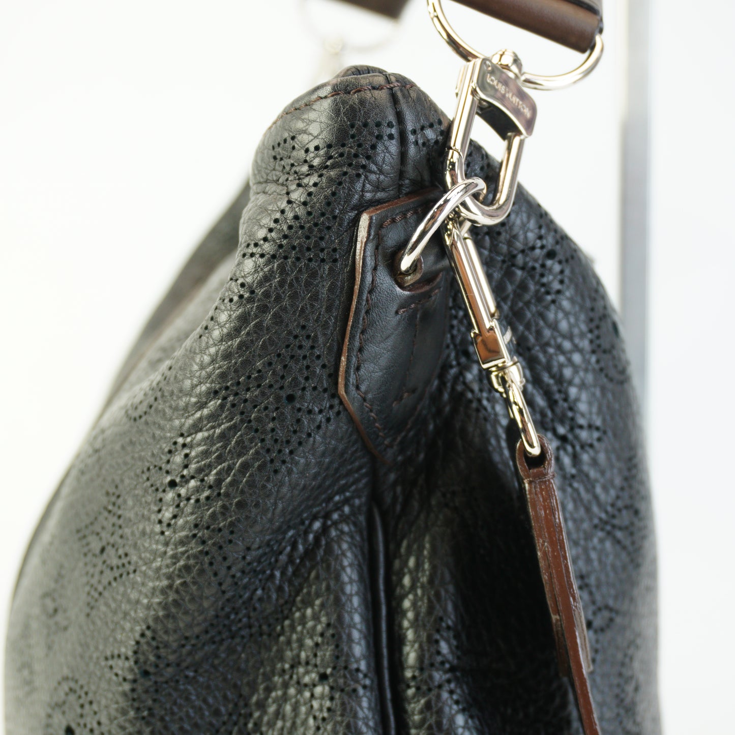 Louis Vuitton	Selene MM Black SHW