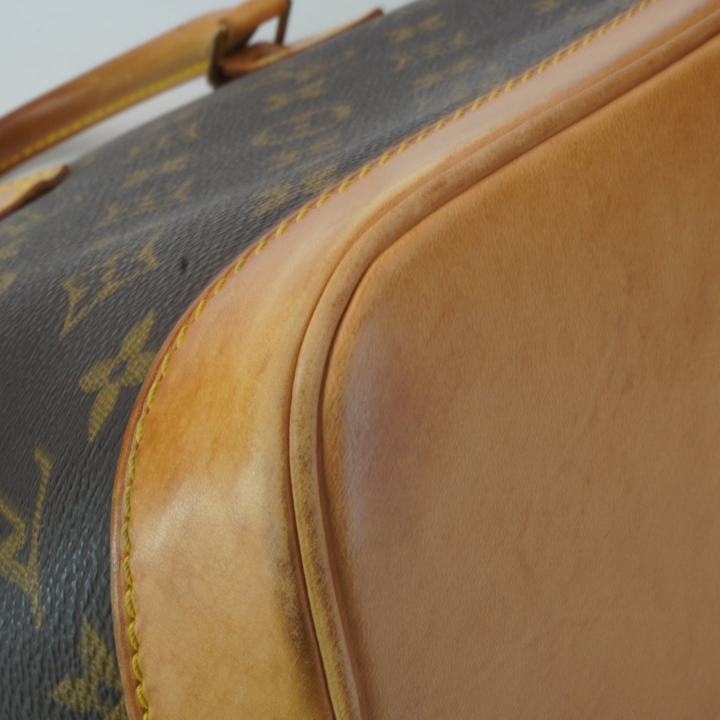 Louis Vuitton	Alma PM