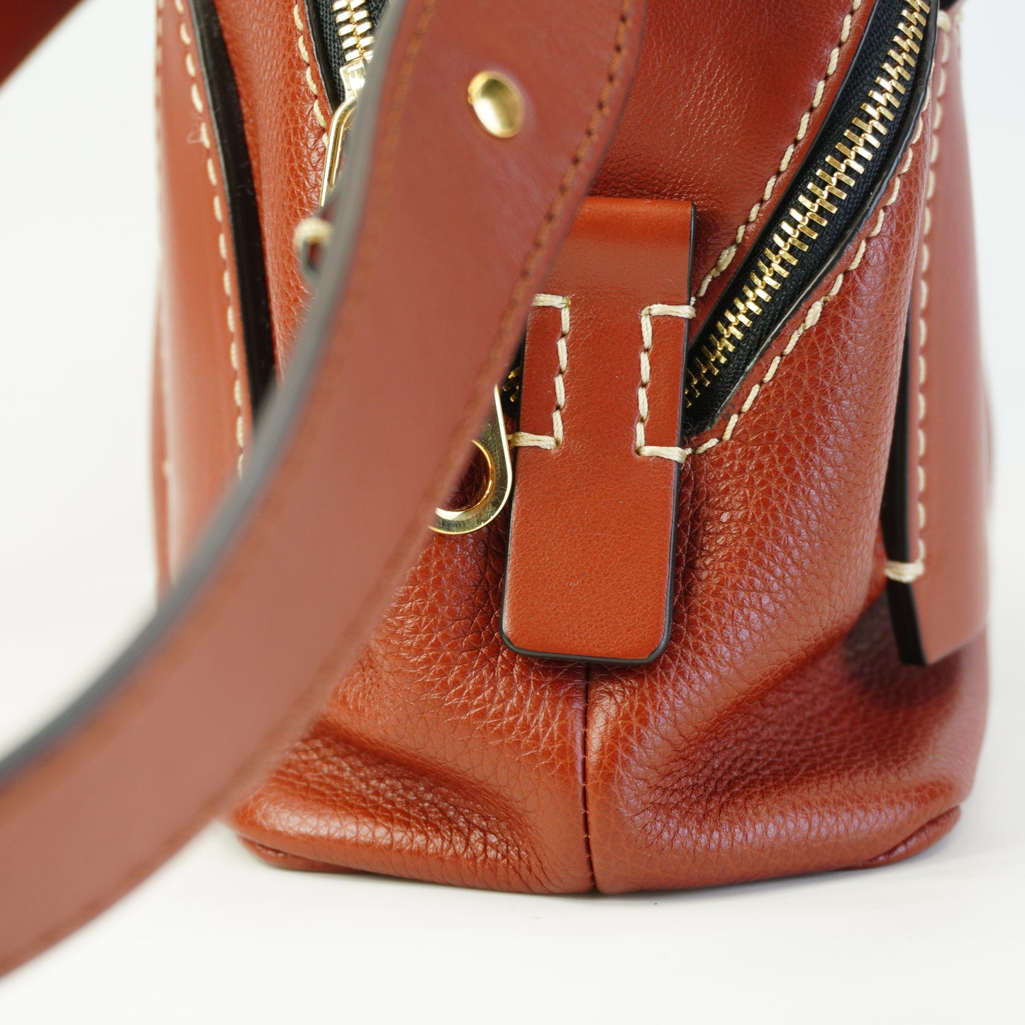 Chloe Small Daria Leather Bag In brown GHW