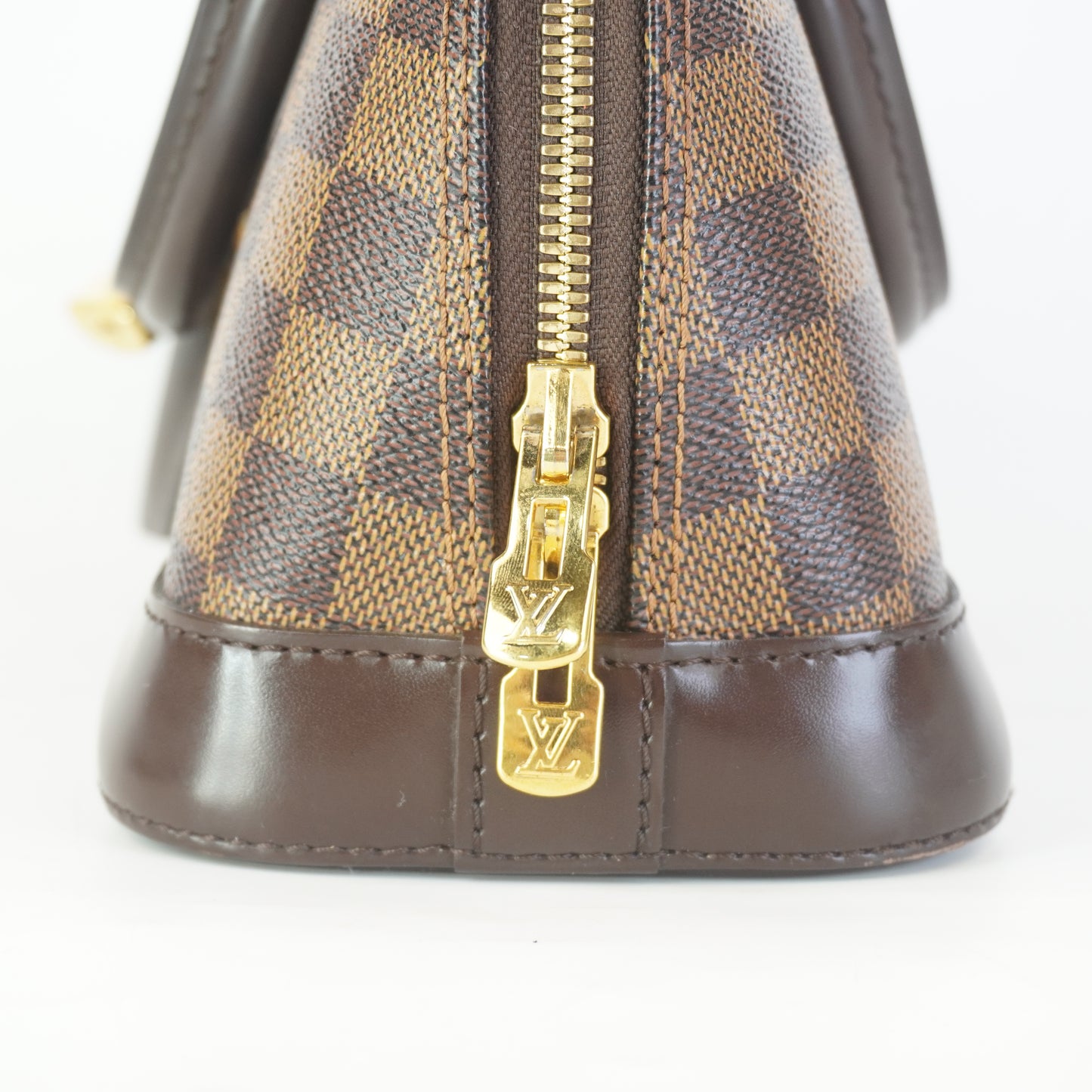 Louis Vuitton	Alma BB Damier Ebene Canvas GHW