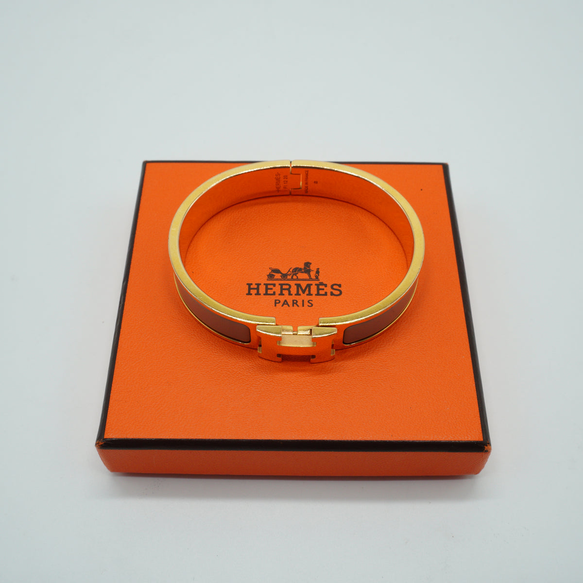 Hermes	Clic H Bracelet  Gold/Beige
