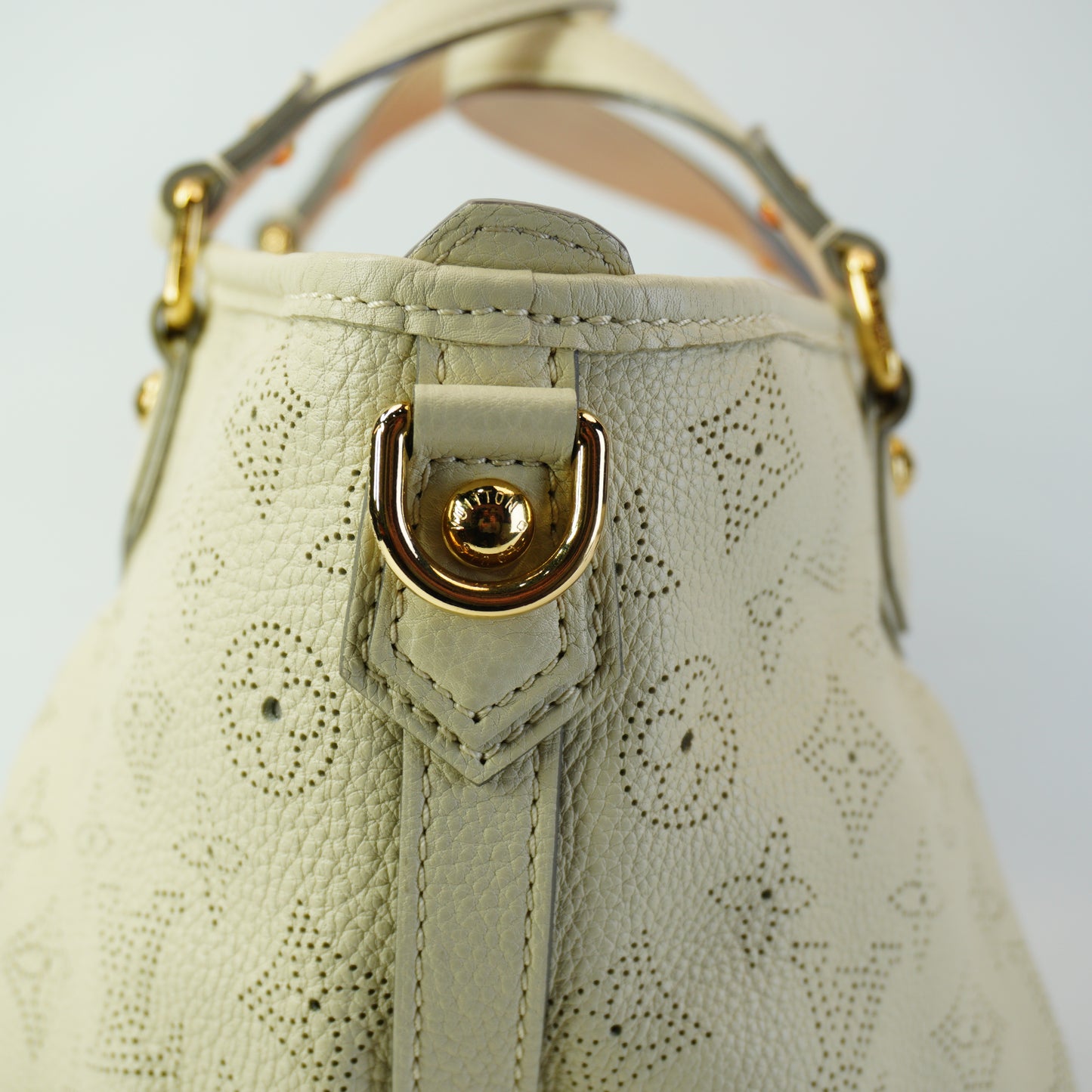 Louis Vuitton	Mono Mahina Stellar White MediumGHW