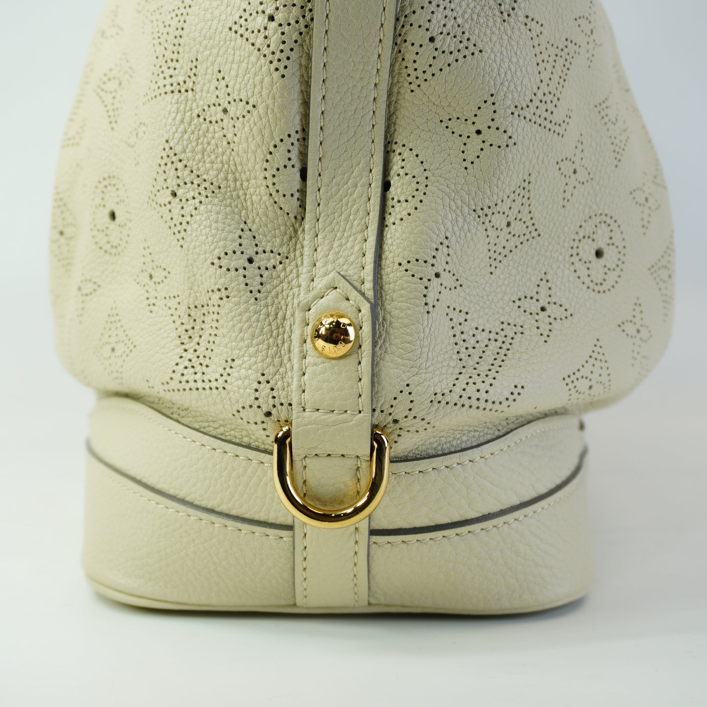 Louis Vuitton	Mono Mahina Stellar White MediumGHW