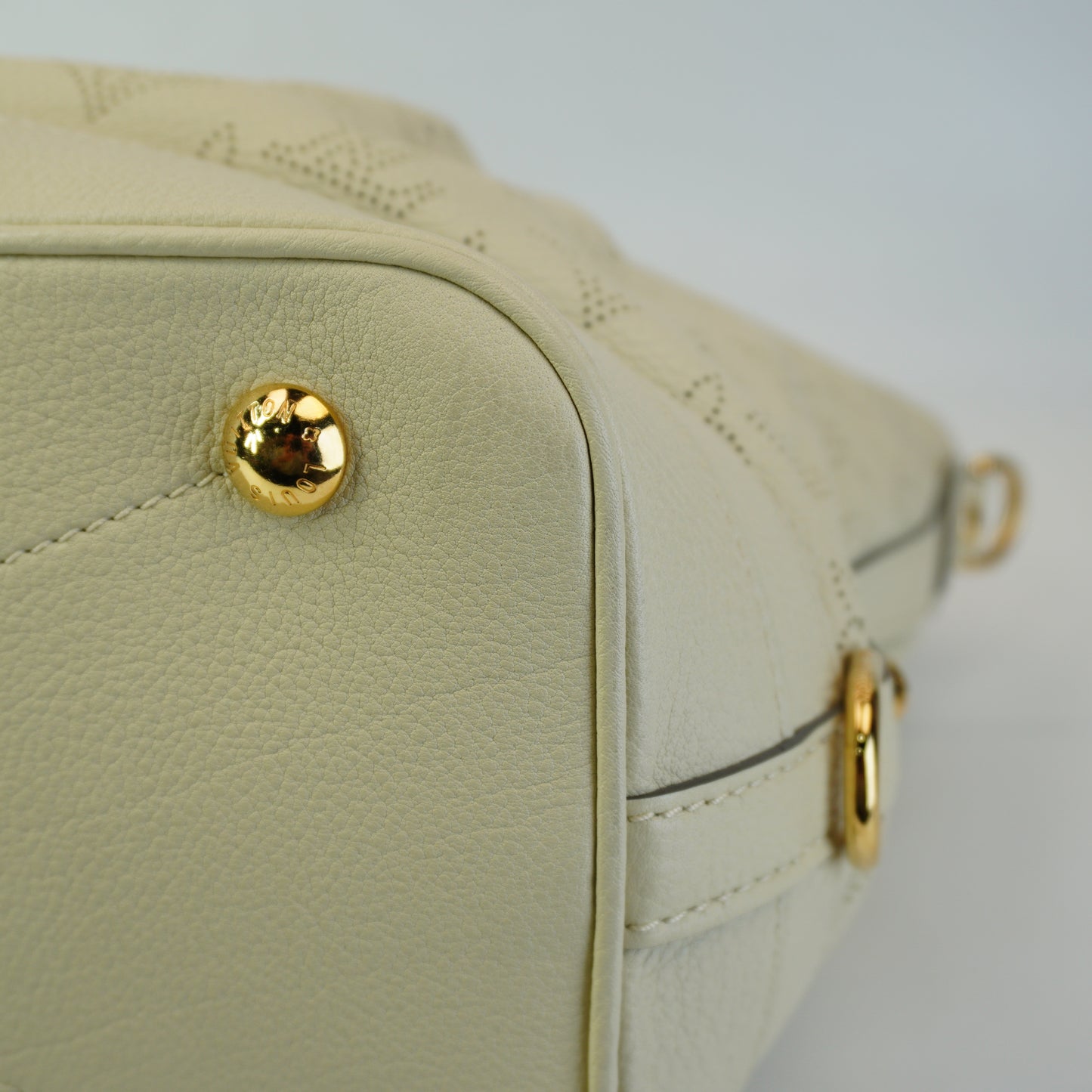 Louis Vuitton	Mono Mahina Stellar White MediumGHW