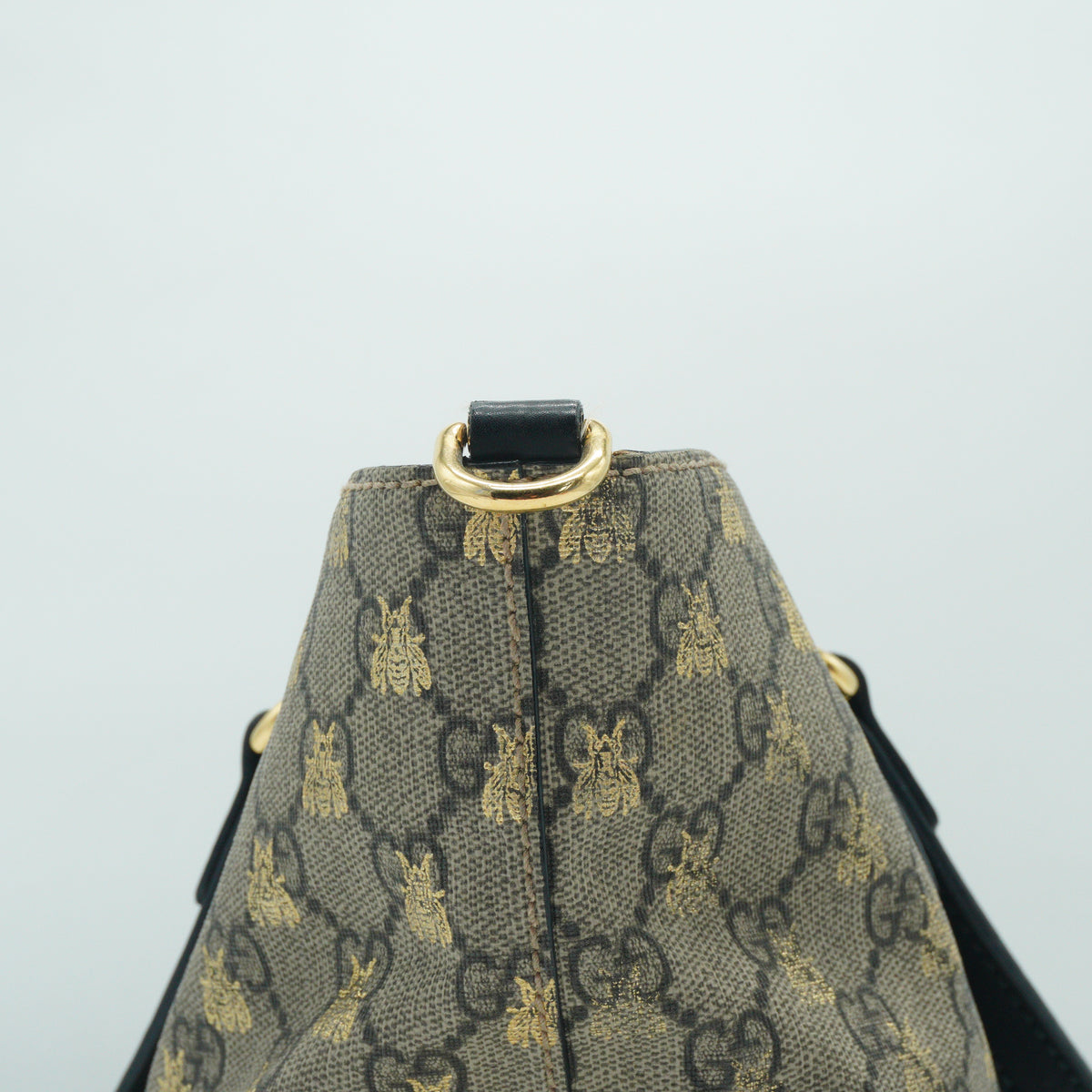 Gucci	GG Supreme Bees Small Soft Tote GHW