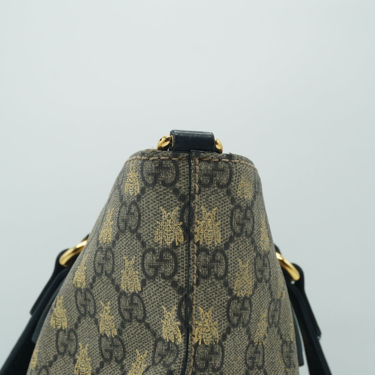 Gucci	GG Supreme Bees Small Soft Tote GHW