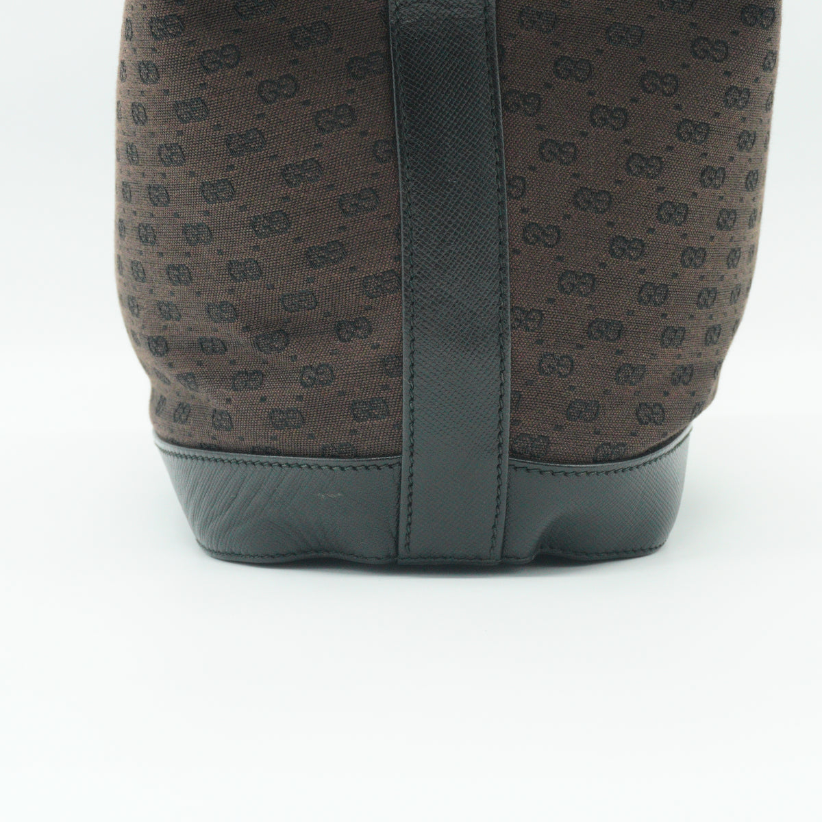 Gucci	Micro GG Supreme Bucket Bag Brown GHW