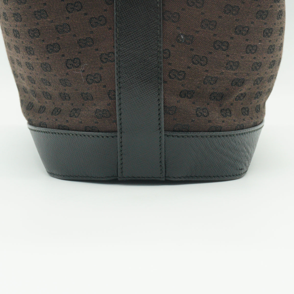 Gucci	Micro GG Supreme Bucket Bag Brown GHW