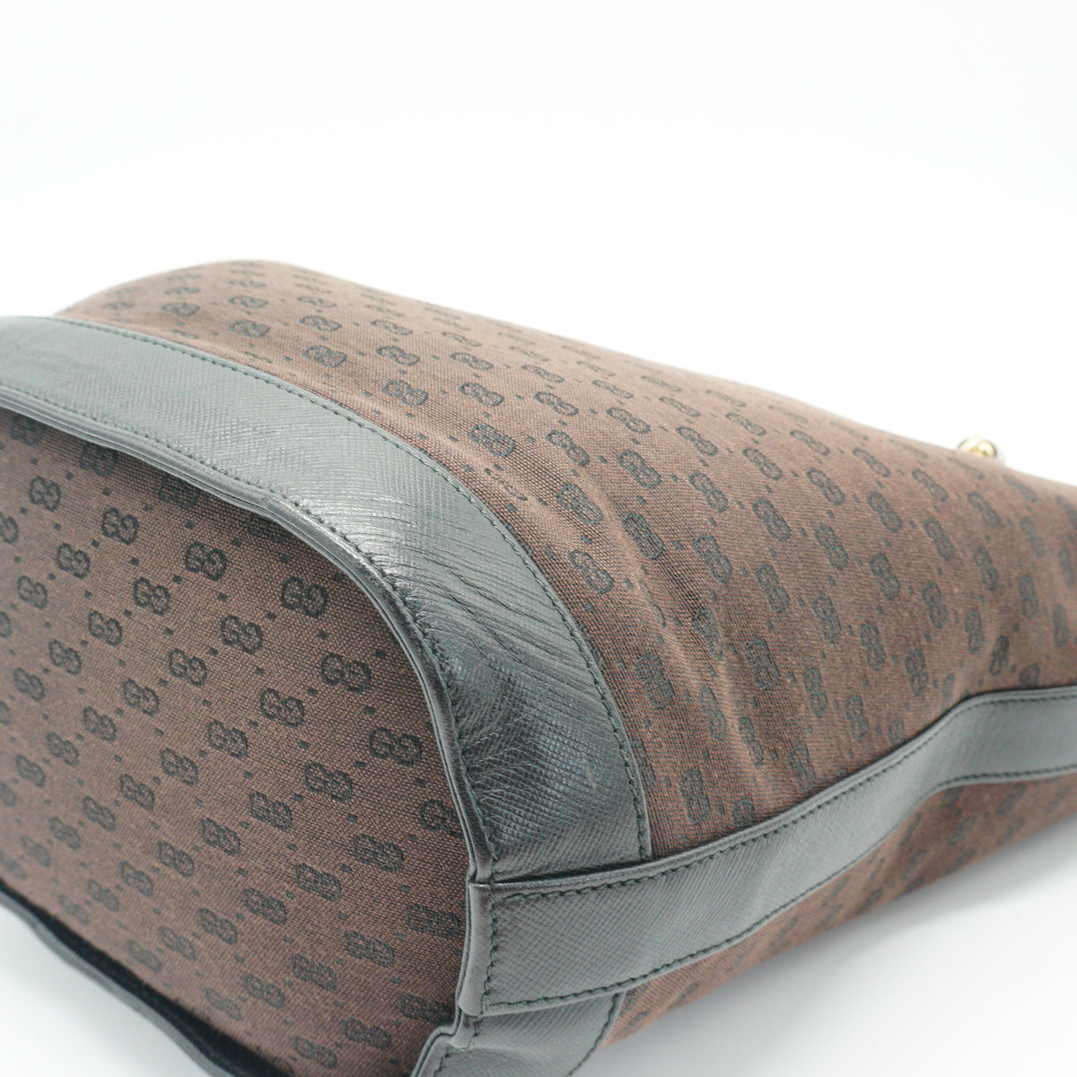 Gucci	Micro GG Supreme Bucket Bag Brown GHW