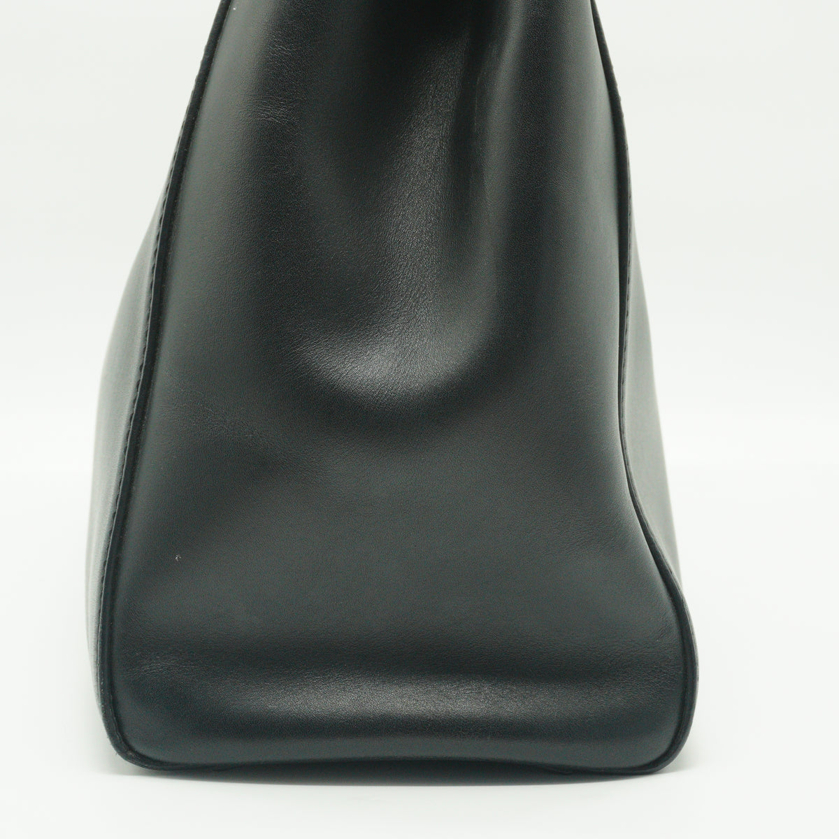 Fendi Peekabo Twist lock Large Premium Calfskin Black GSHW