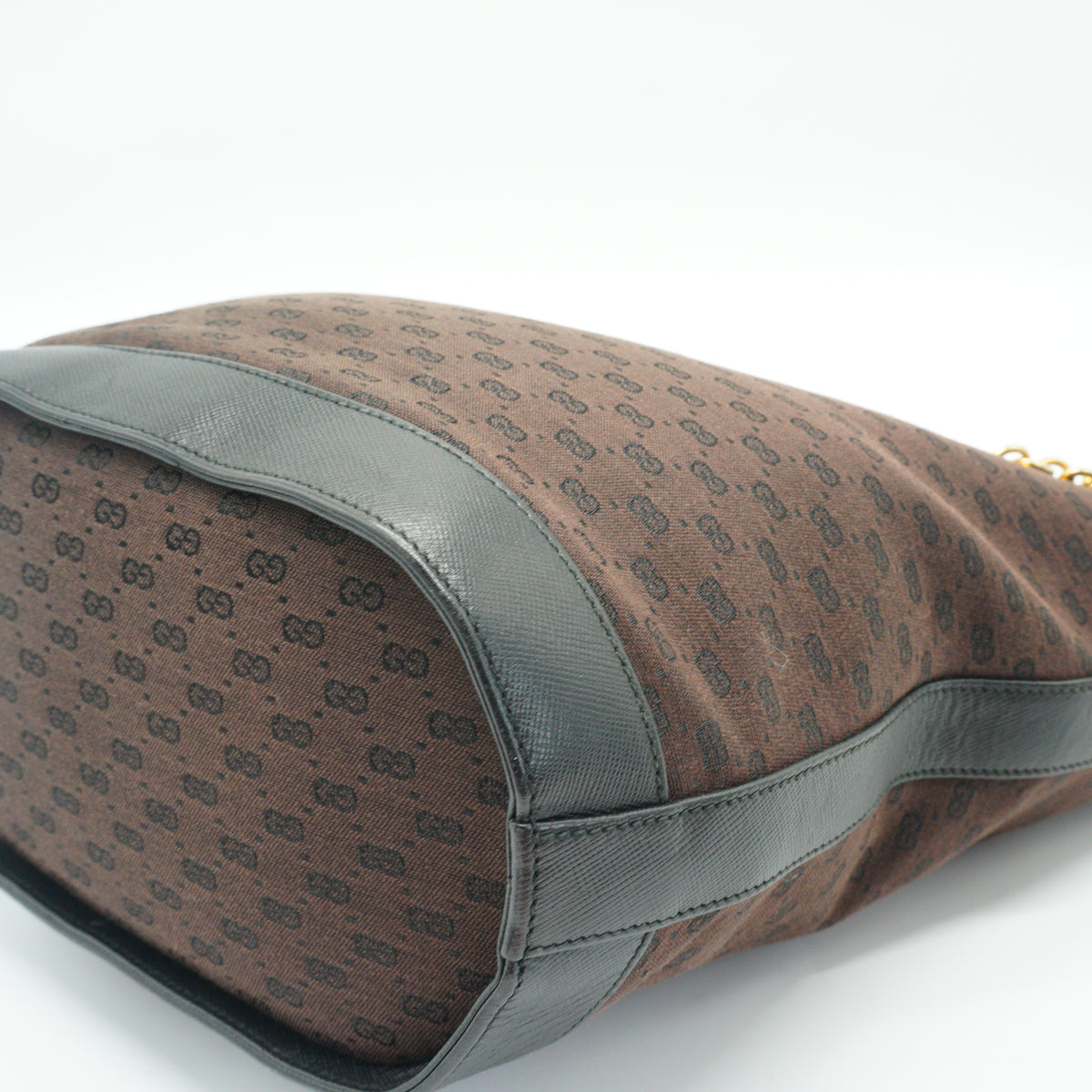 Gucci	Micro GG Supreme Bucket Bag Brown GHW