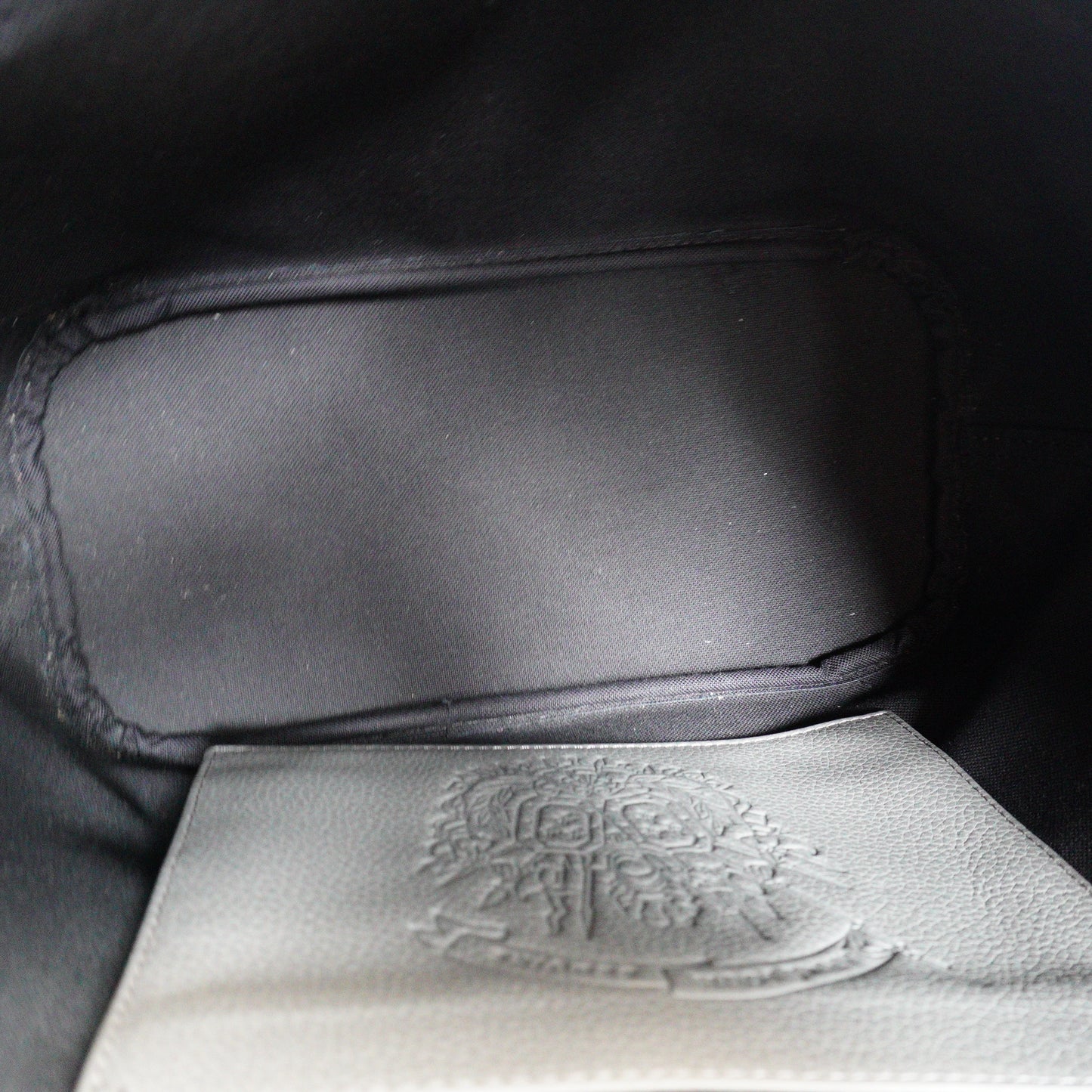FLP	Daily Battle 27 Tote Bag GHW