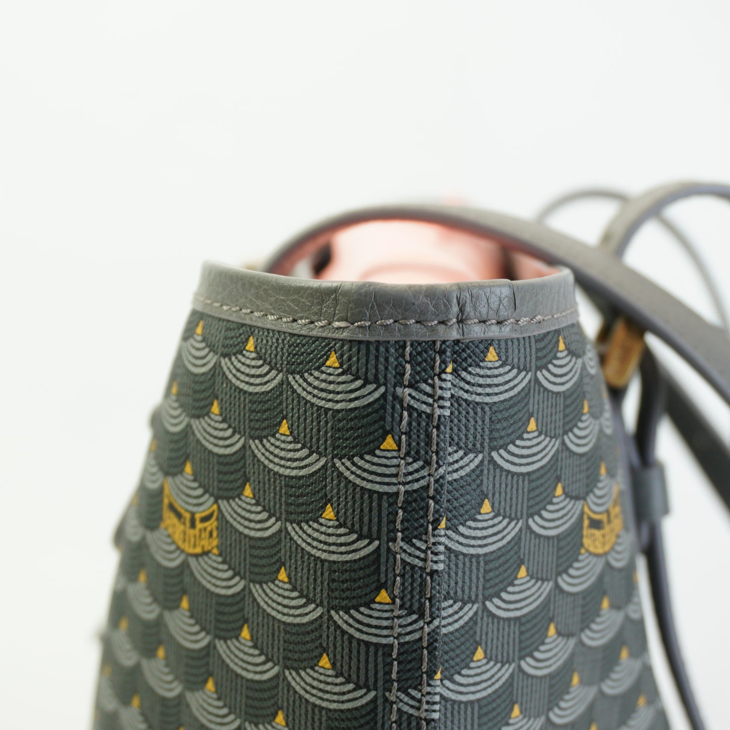 FLP	Daily Battle 27 Tote Bag GHW