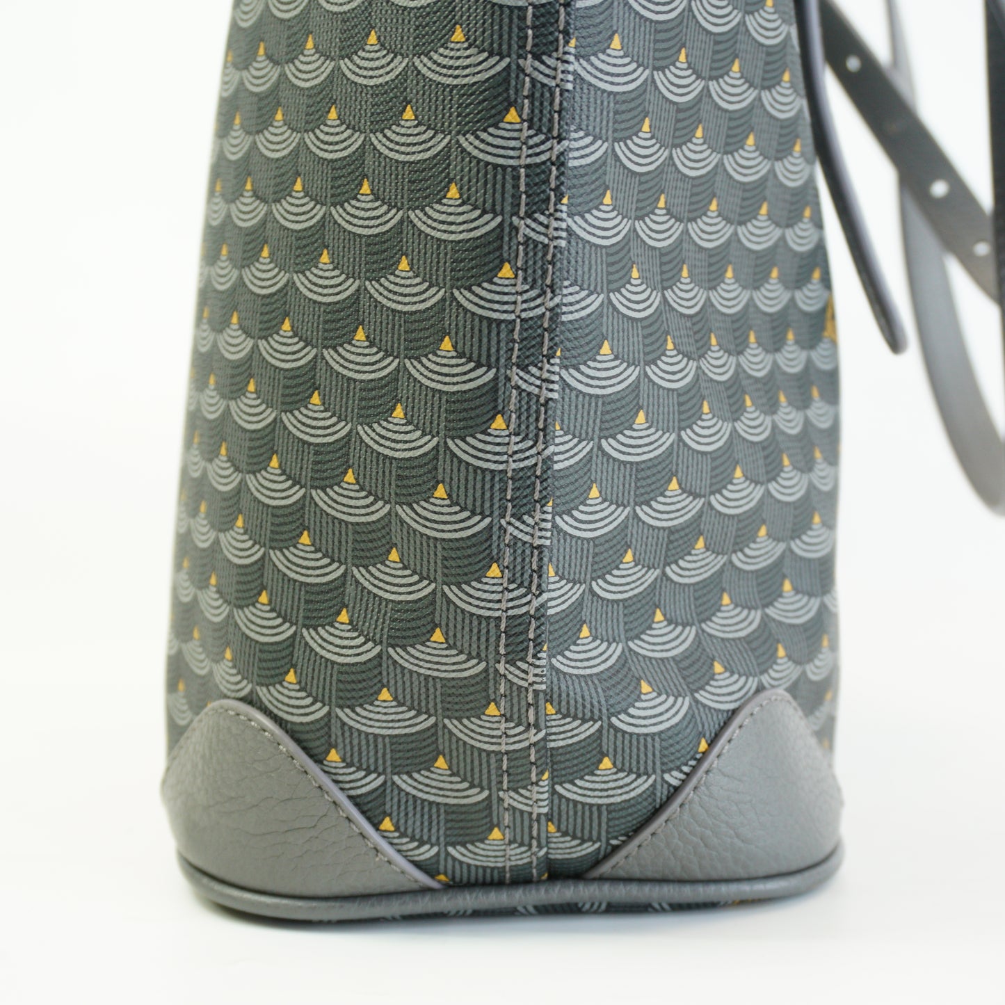FLP	Daily Battle 27 Tote Bag GHW