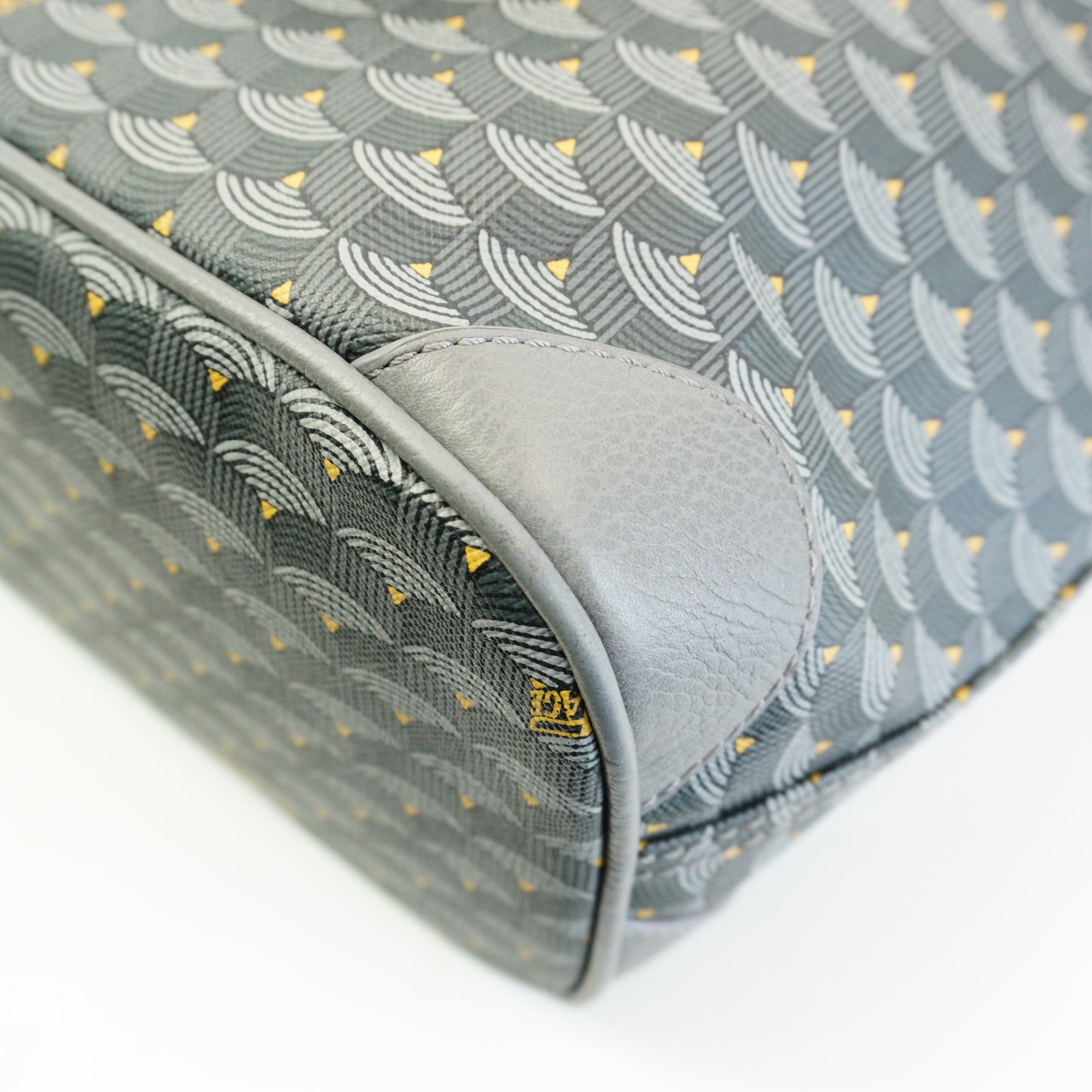 FLP	Daily Battle 27 Tote Bag GHW