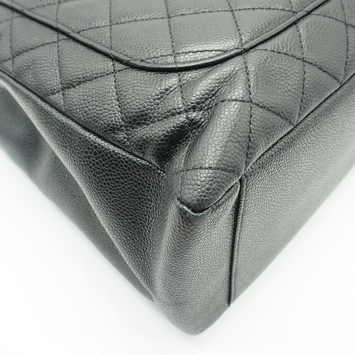 Chanel	Grand Shopping Tote Medium Black GHW